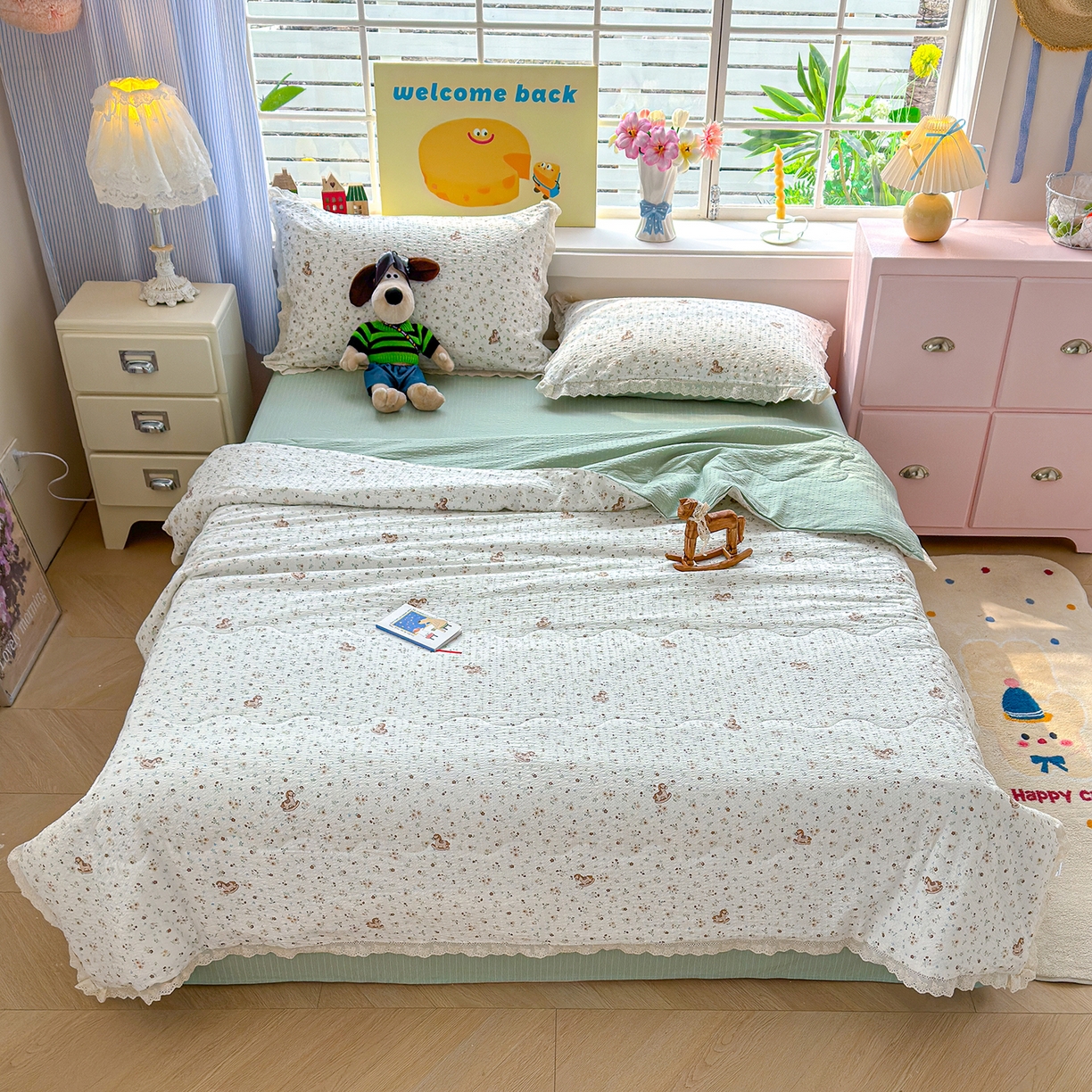 91家纺网 家纺一手货源 找家纺 弗苓家纺 2026新款高克重泡芙棉花边款夏被夏凉被空调被四件套小红书推荐-风格一 木马小花团