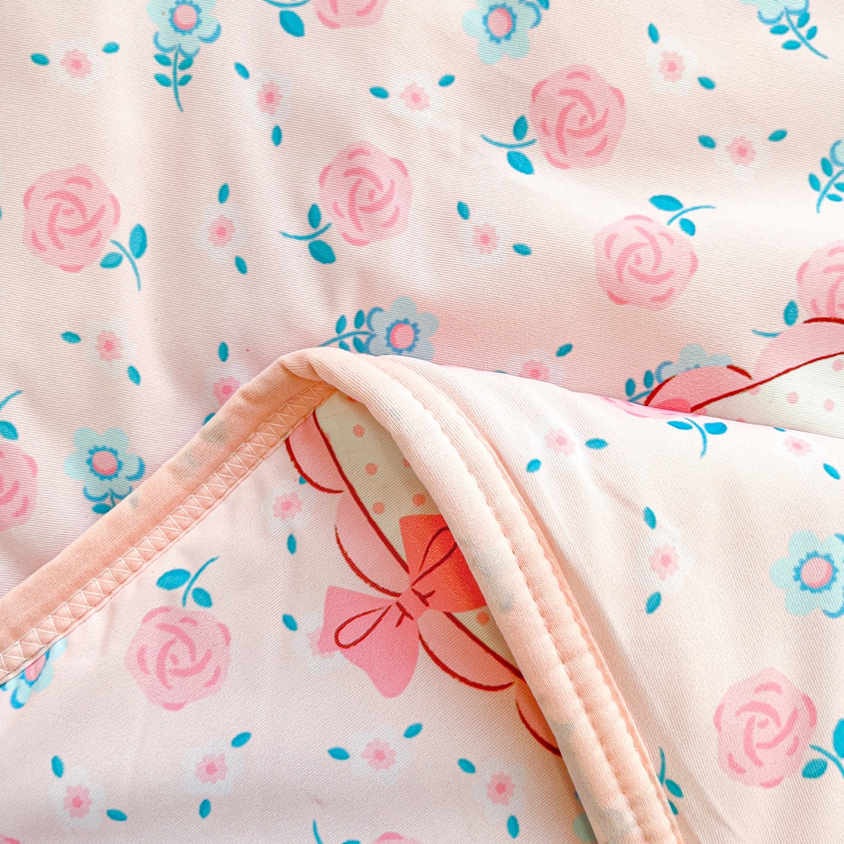 91家纺网 家纺一手货源 找家纺 暮思家居 2026新款正版授权三丽鸥A类仿锦氨小冰皮夏被夏凉被空调被 小冰皮-花花美乐蒂