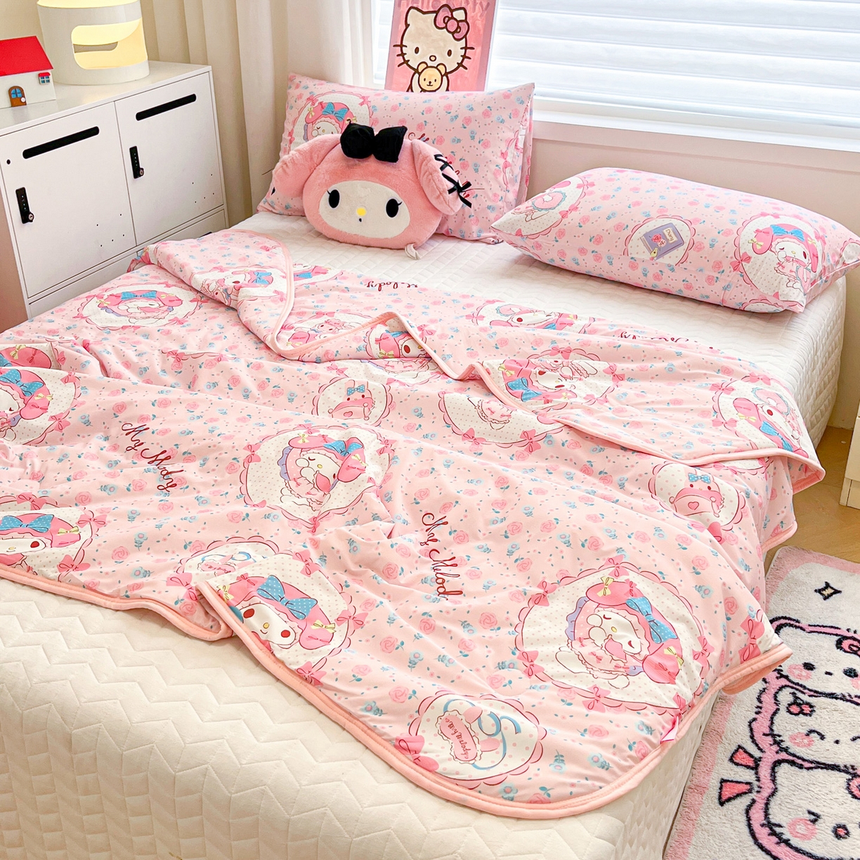 91家纺网 家纺一手货源 找家纺 暮思家居 2026新款正版授权三丽鸥A类仿锦氨小冰皮夏被夏凉被空调被 小冰皮-花花美乐蒂