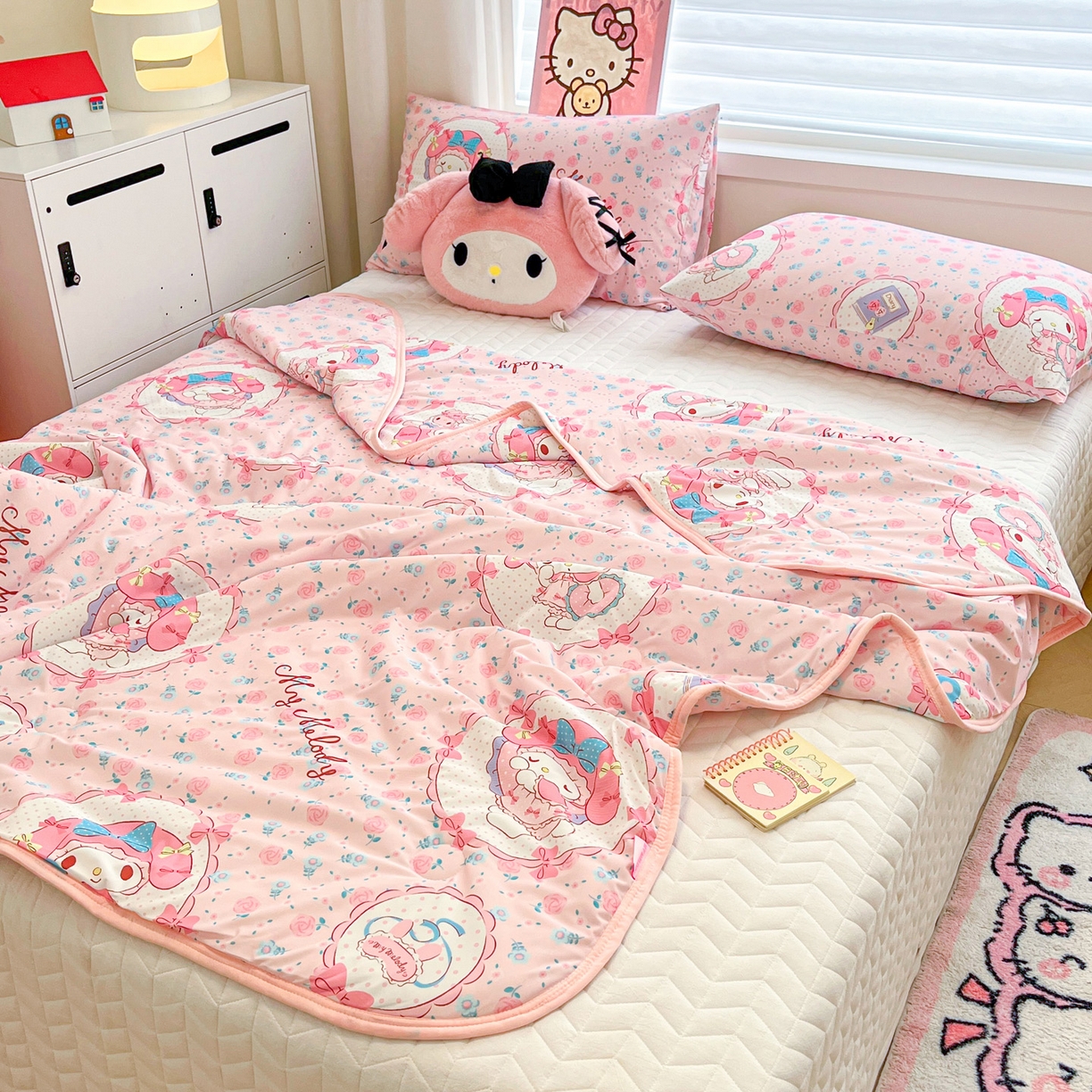 91家纺网 家纺一手货源 找家纺 暮思家居 2026新款正版授权三丽鸥A类仿锦氨小冰皮夏被夏凉被空调被 小冰皮-花花美乐蒂