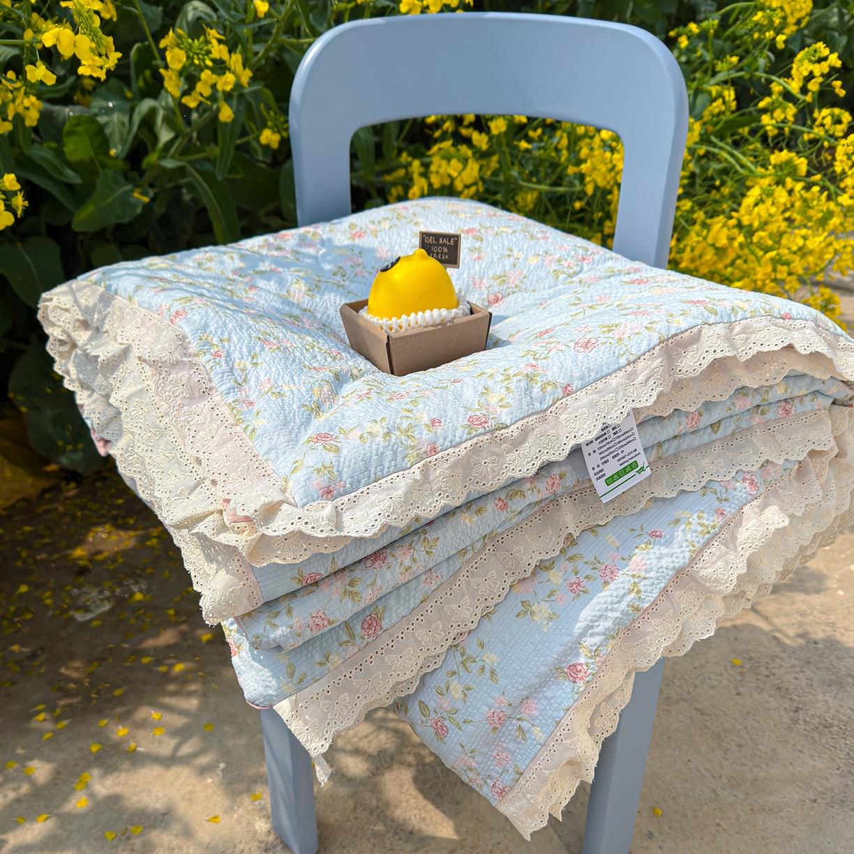 91家纺网 家纺一手货源 找家纺 弗苓家纺 2026新款高克重泡芙棉花边款夏被夏凉被空调被四件套小红书推荐-风格一 微风花园