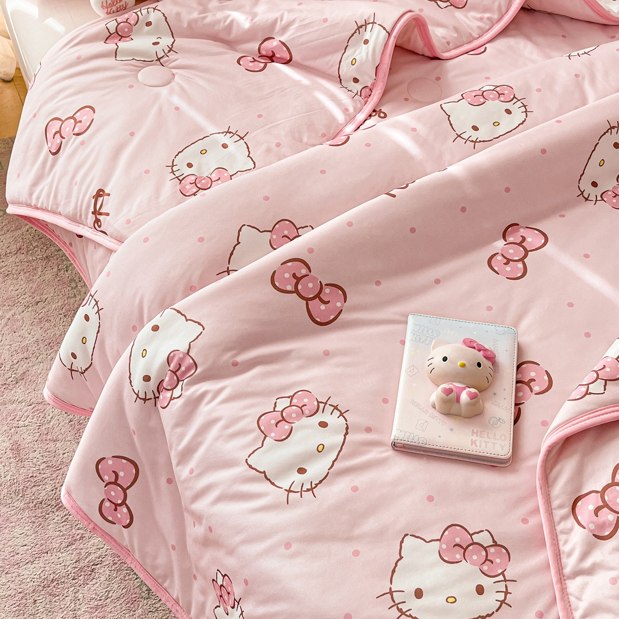 91家纺网 家纺一手货源 找家纺 暮思家居 2026新款正版授权三丽鸥A类仿锦氨小冰皮夏被夏凉被空调被 小冰皮-可爱KT