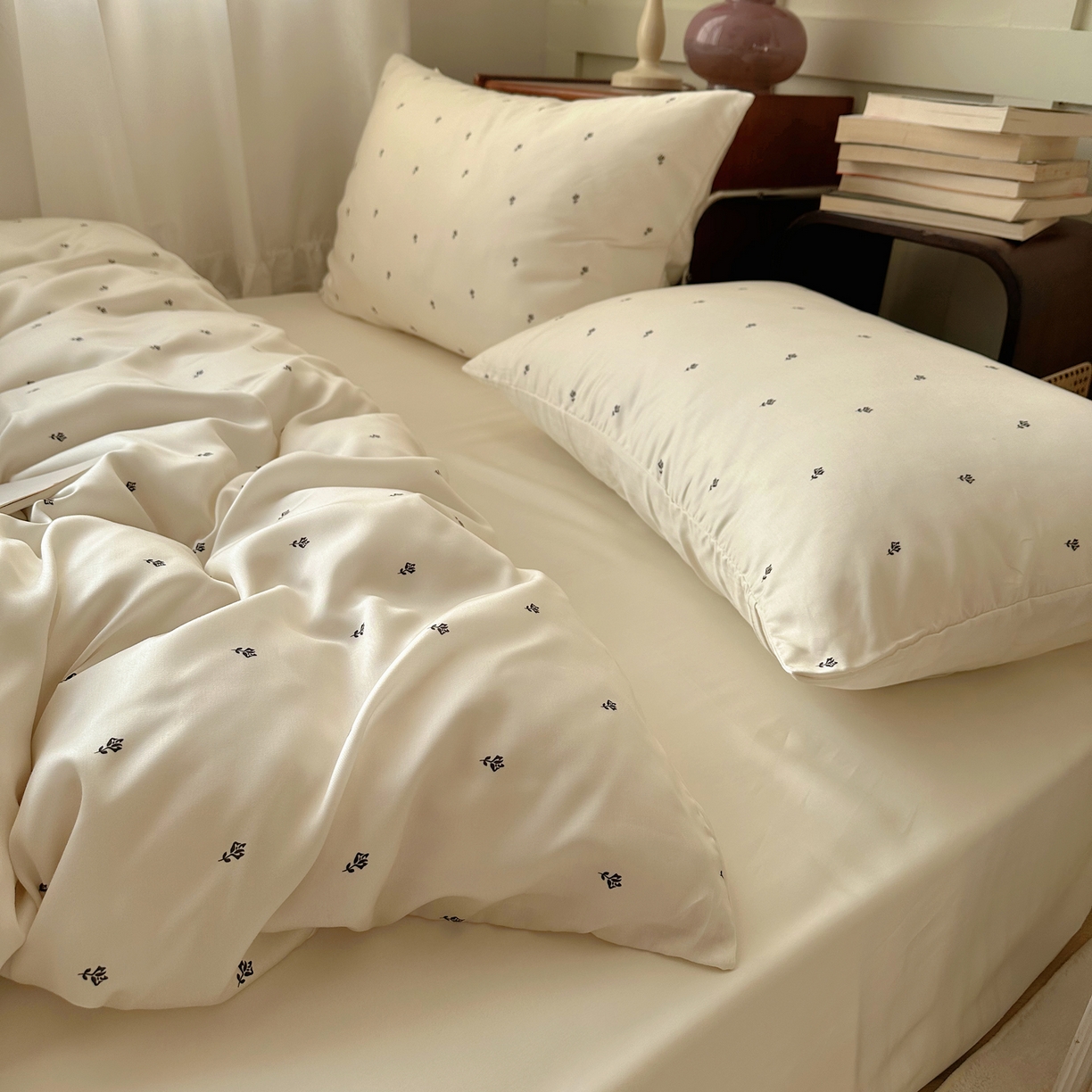 91家纺网 家纺一手货源 找家纺 悦织湾家纺 2026新款亲肤冰丝印花四件套春夏冰爽凉感床上用品三四件套学生宿舍 冰丝-奶杏四叶草