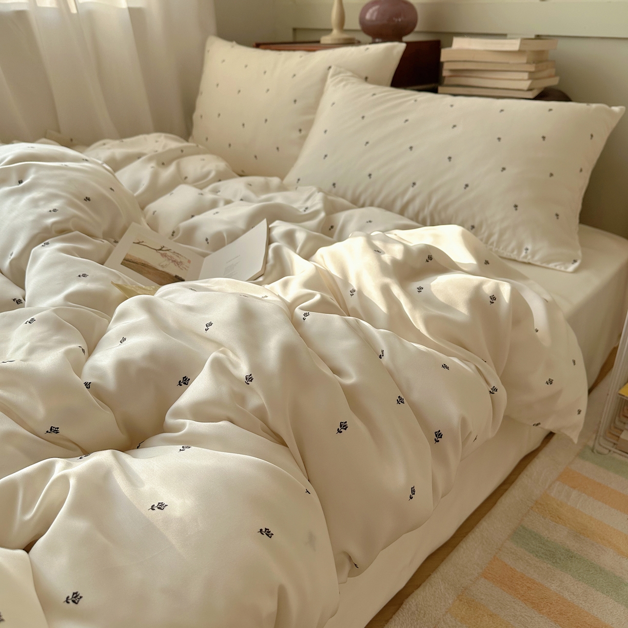 91家纺网 家纺一手货源 找家纺 悦织湾家纺 2026新款亲肤冰丝印花四件套春夏冰爽凉感床上用品三四件套学生宿舍 冰丝-奶杏四叶草