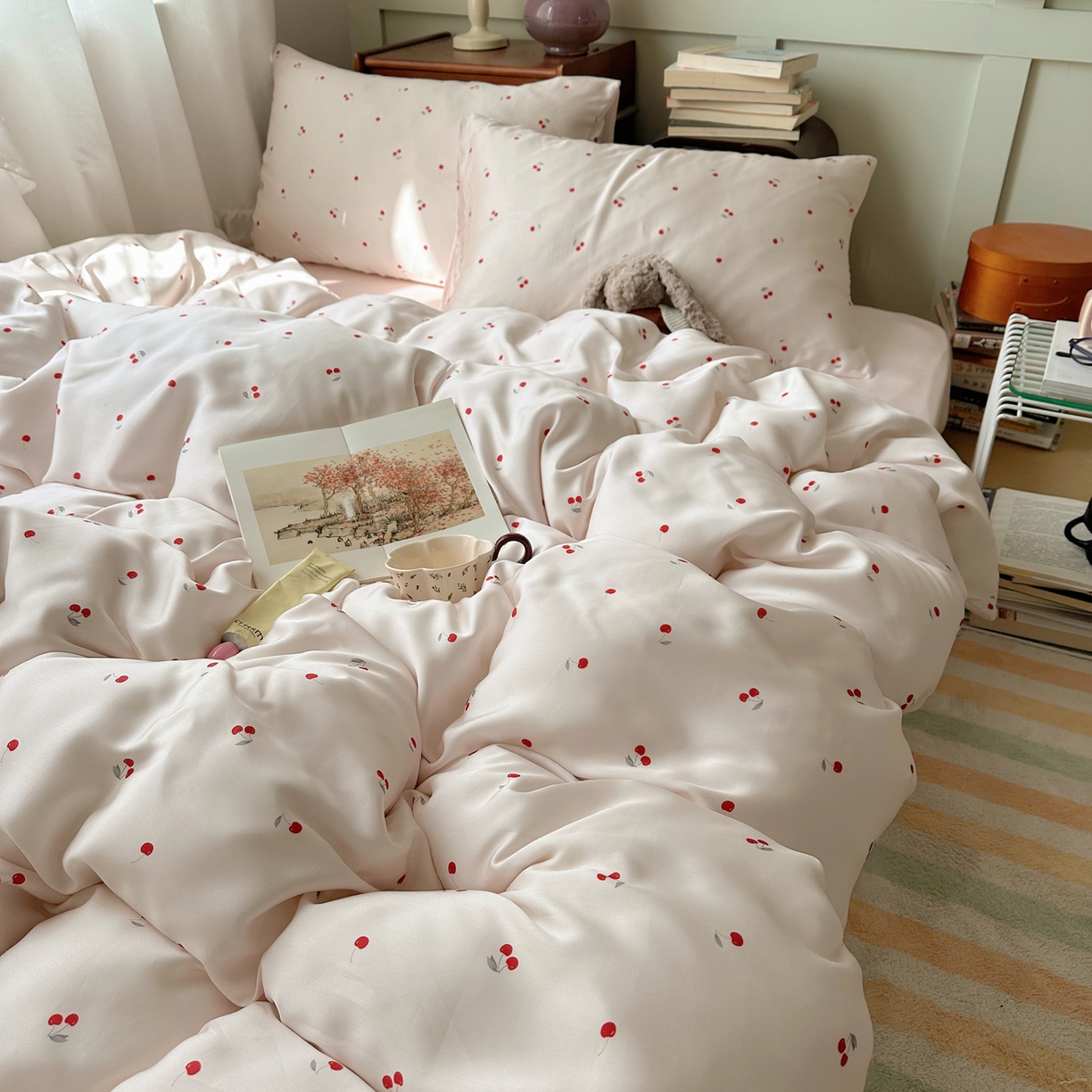 91家纺网 家纺一手货源 找家纺 悦织湾家纺 2026新款亲肤冰丝印花四件套春夏冰爽凉感床上用品三四件套学生宿舍 冰丝-甜粉小樱桃