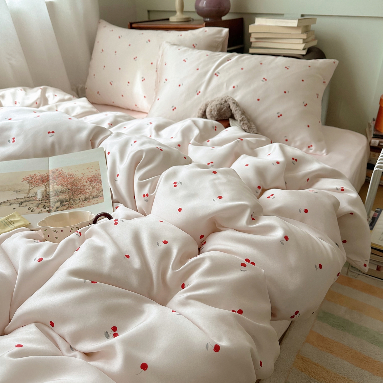 91家纺网 家纺一手货源 找家纺 悦织湾家纺 2026新款亲肤冰丝印花四件套春夏冰爽凉感床上用品三四件套学生宿舍 冰丝-甜粉小樱桃