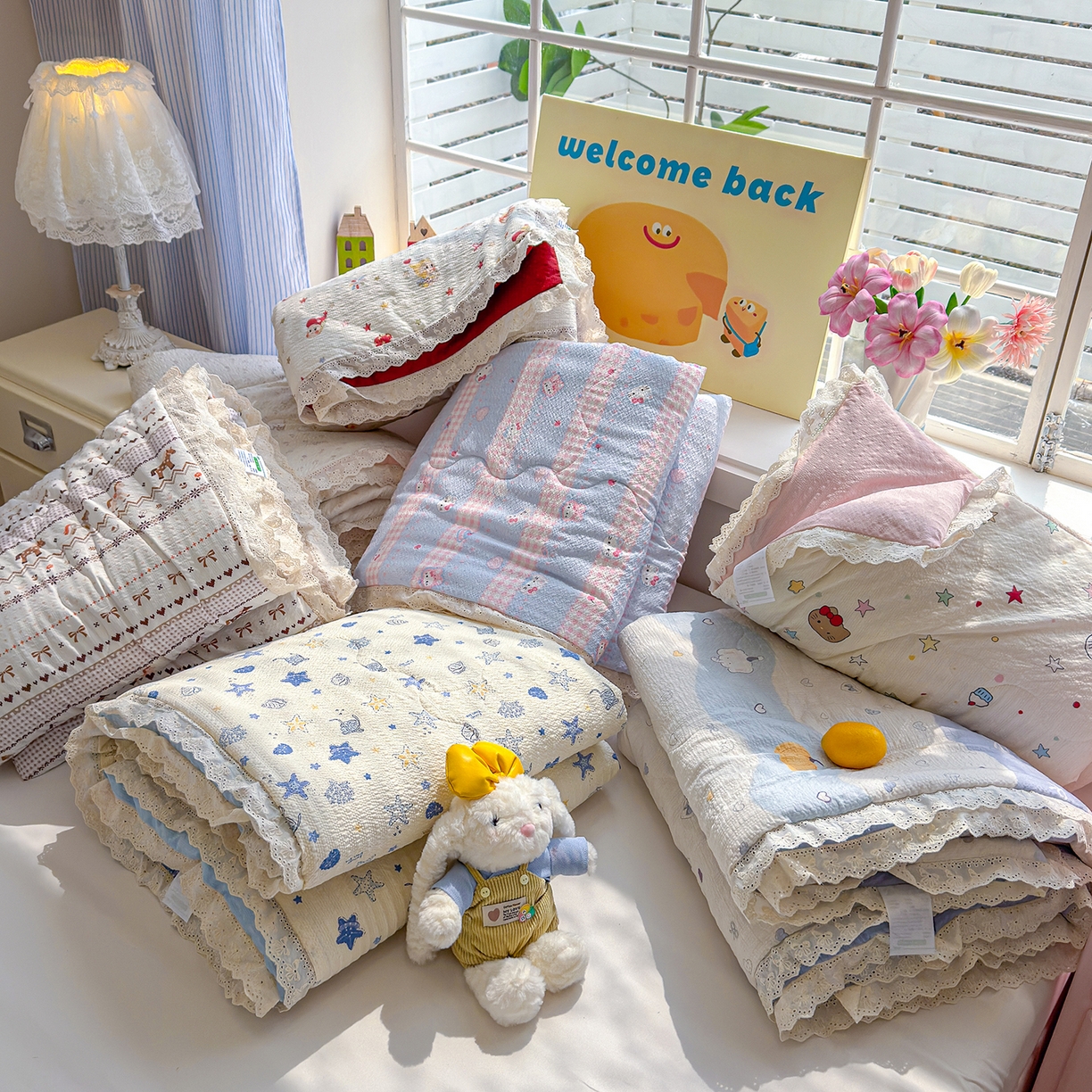 91家纺网 家纺一手货源 找家纺 弗苓家纺 2026新款高克重泡芙棉花边款夏被夏凉被空调被四件套小红书推荐-风格一 组合图（仅供展示不可下单）