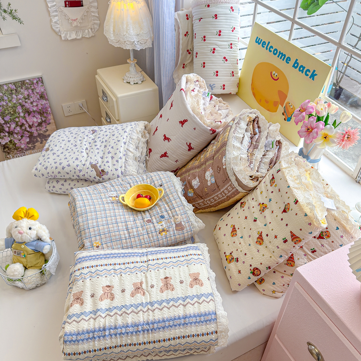 91家纺网 家纺一手货源 找家纺 弗苓家纺 2026新款高克重泡芙棉花边款夏被夏凉被空调被四件套小红书推荐-风格一 组合图（仅供展示不可下单）