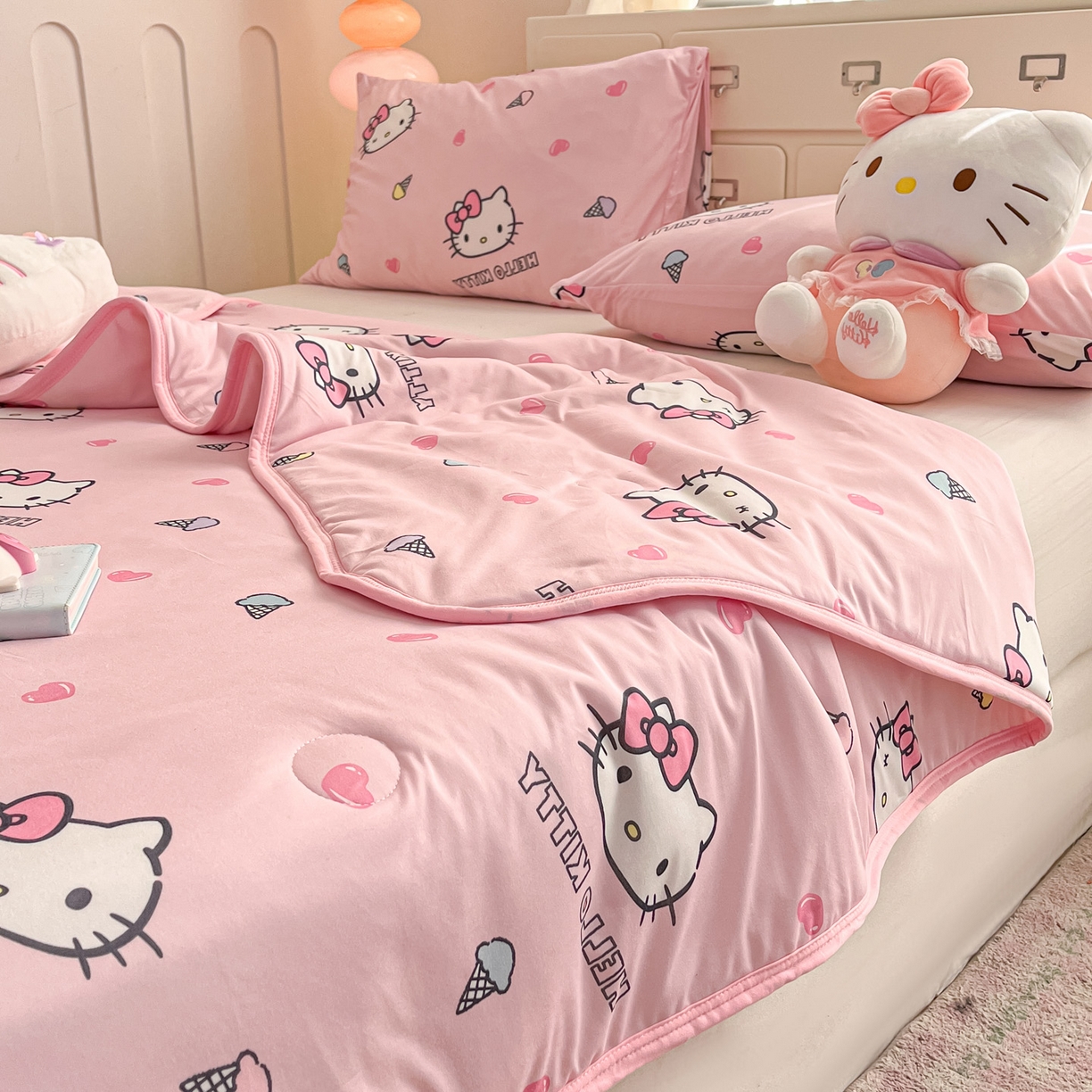 91家纺网 家纺一手货源 找家纺 暮思家居 2026新款正版授权三丽鸥A类仿锦氨小冰皮夏被夏凉被空调被 小冰皮-甜筒KT-粉