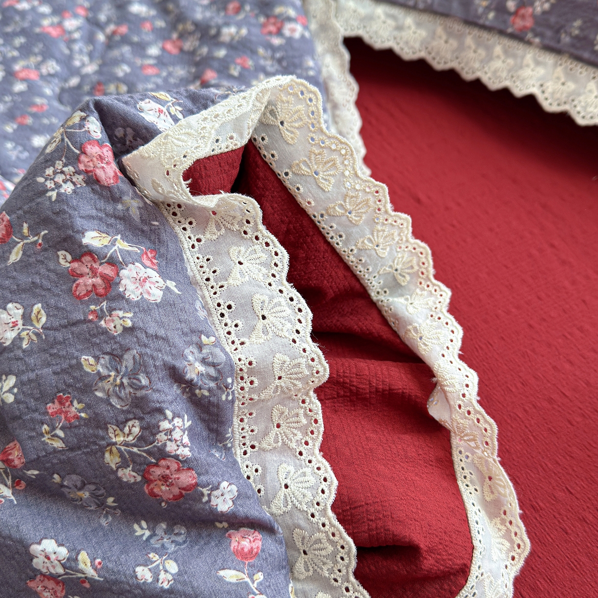 91家纺网 家纺一手货源 找家纺 （总）弗苓家纺 2026新款高克重泡芙棉花边款夏被夏凉被空调被四件套小红书推荐-风格二