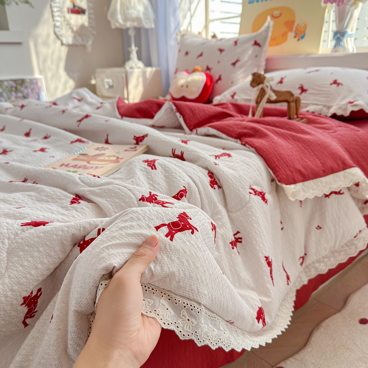 91家纺网 家纺一手货源 找家纺 （总）弗苓家纺 2026新款高克重泡芙棉花边款夏被夏凉被空调被四件套小红书推荐-风格二