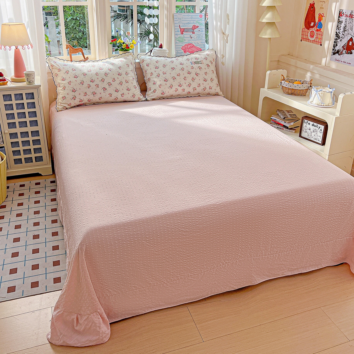 91家纺网 家纺一手货源 找家纺 禾沐 2026新款云感泡芙纱全棉蕾丝花边款夏被四件套 花丛萌免