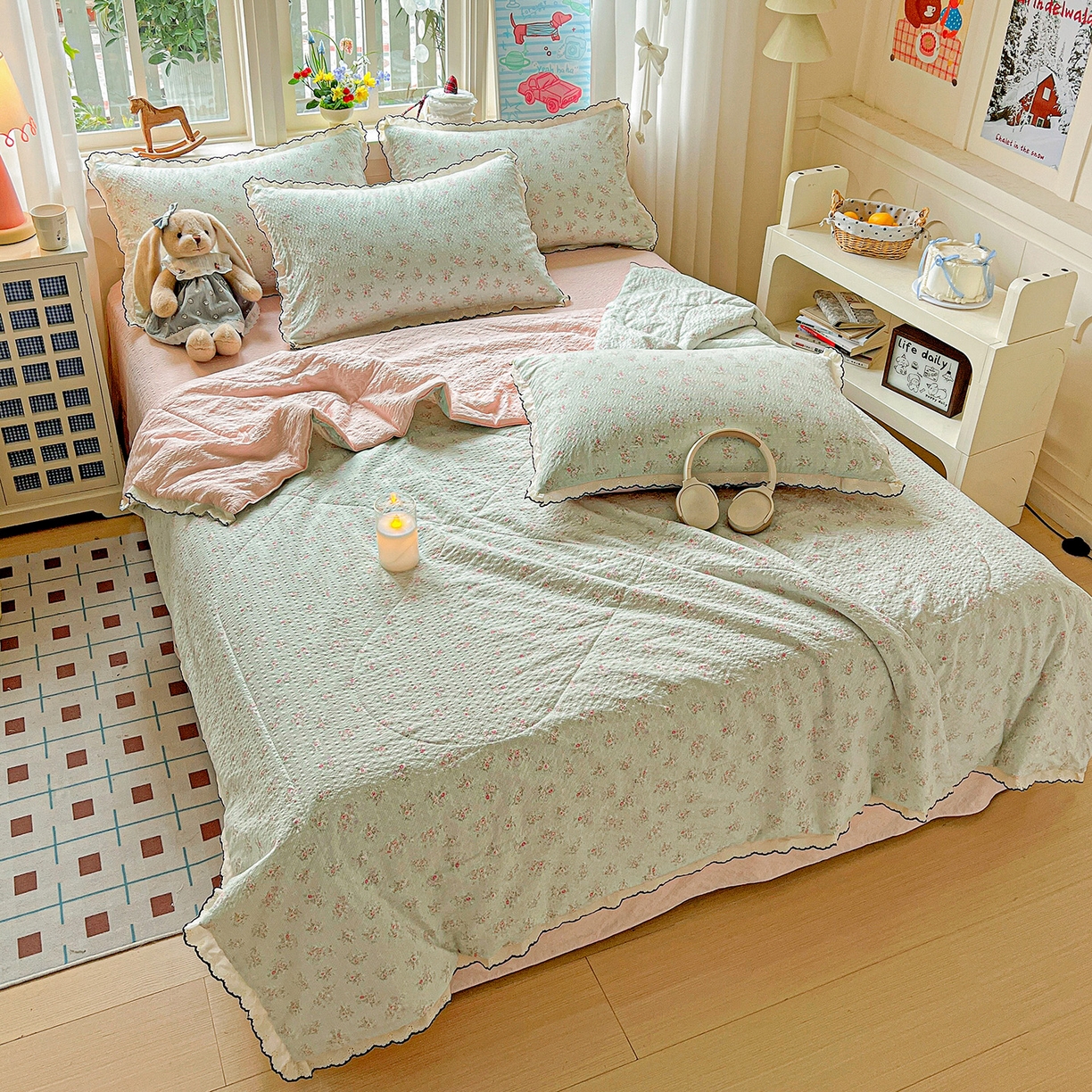 91家纺网 家纺一手货源 找家纺 禾沐 2026新款云感泡芙纱全棉蕾丝花边款夏被四件套 花软雾