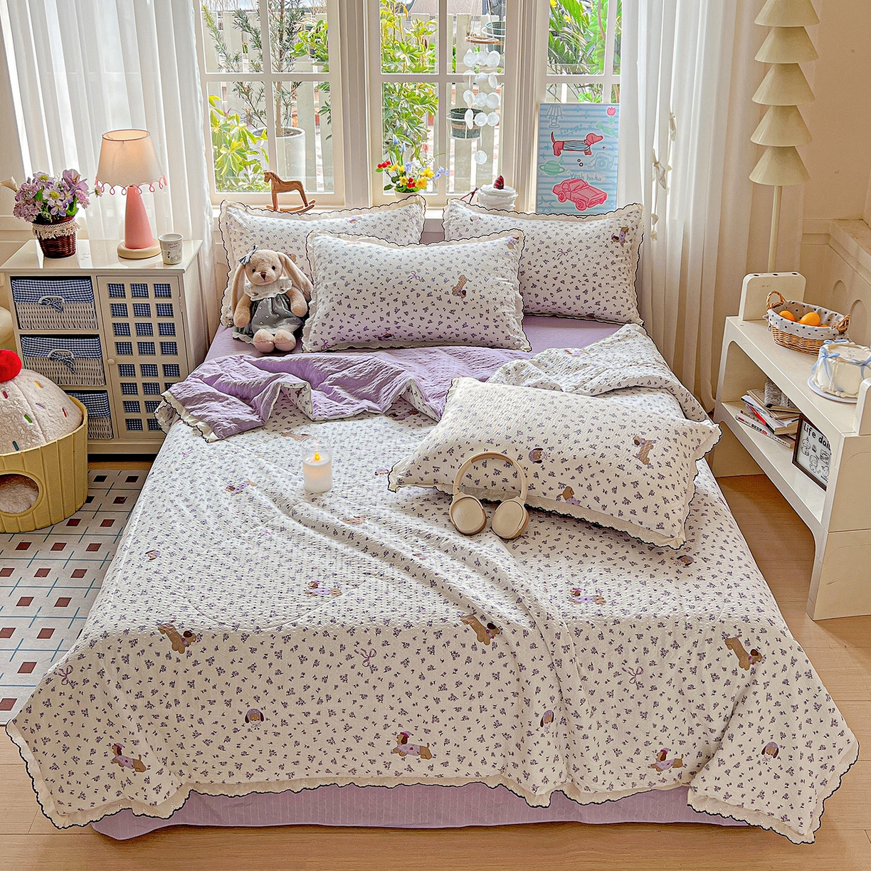 91家纺网 家纺一手货源 找家纺 禾沐 2026新款云感泡芙纱全棉蕾丝花边款夏被四件套 片刻小狗