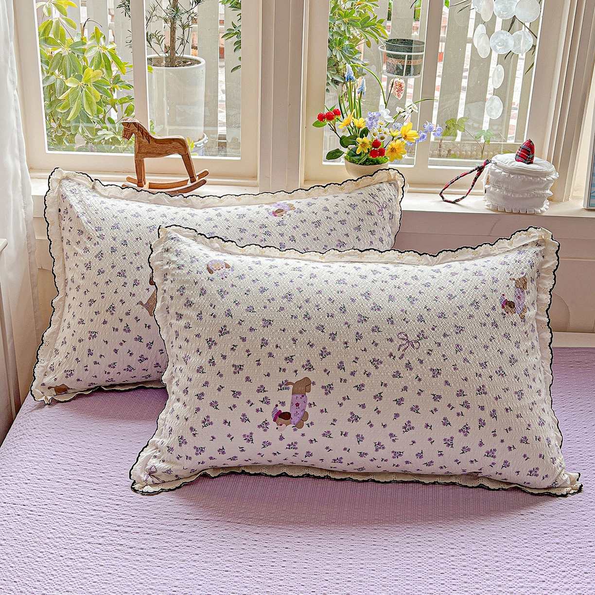 91家纺网 家纺一手货源 找家纺 禾沐 2026新款云感泡芙纱全棉蕾丝花边款夏被四件套 片刻小狗