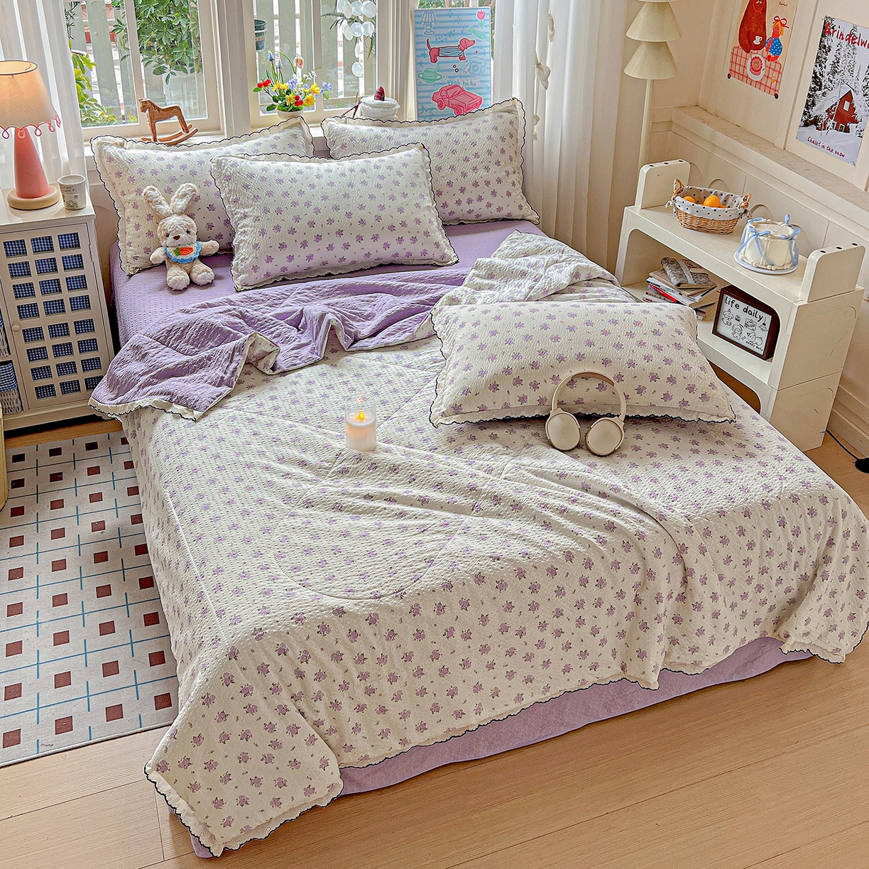 91家纺网 家纺一手货源 找家纺 禾沐 2026新款云感泡芙纱全棉蕾丝花边款夏被四件套 芋泥花束