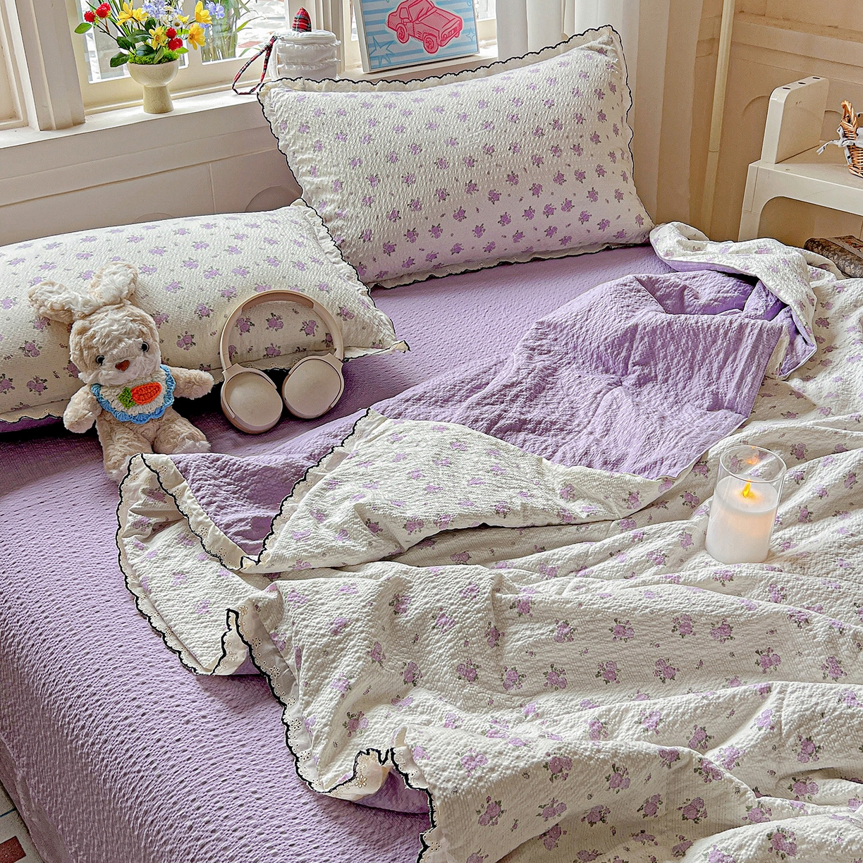 91家纺网 家纺一手货源 找家纺 禾沐 2026新款云感泡芙纱全棉蕾丝花边款夏被四件套 芋泥花束