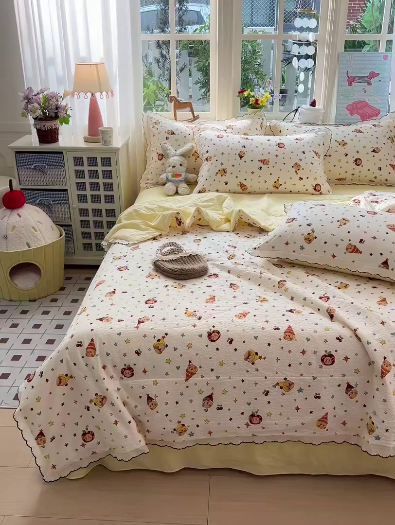 91家纺网 家纺一手货源 找家纺 禾沐 2026新款云感泡芙纱全棉蕾丝花边款夏被四件套 星星人