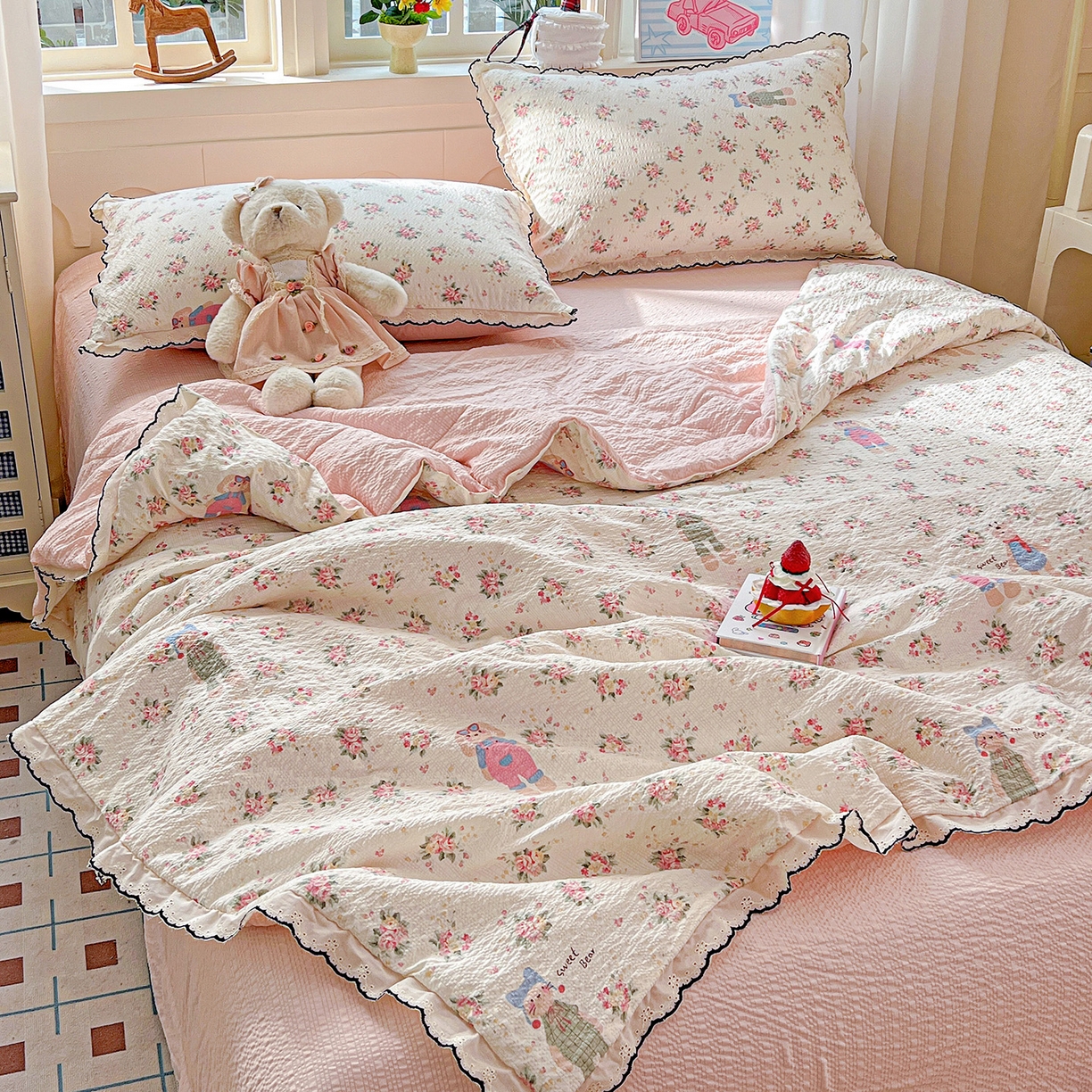 91家纺网 家纺一手货源 找家纺 （总）梵希雅 2026新款泡芙纱纯棉蕾丝花边夏被四件套