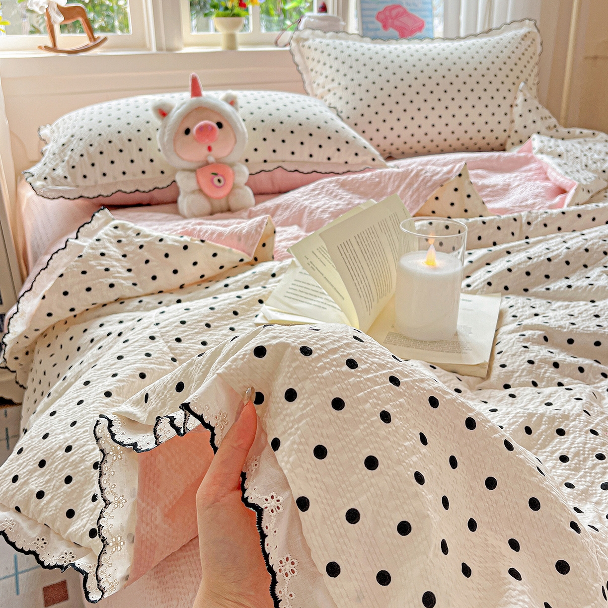 91家纺网 家纺一手货源 找家纺 梵希雅 2026新款泡芙纱纯棉蕾丝花边夏被四件套 波点