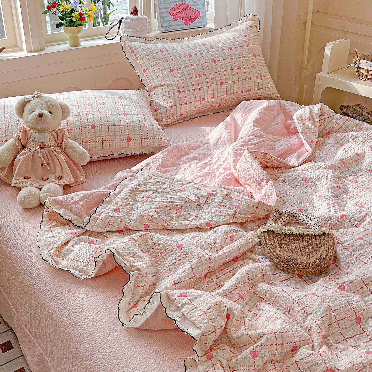 91家纺网 家纺一手货源 找家纺 梵希雅 2026新款泡芙纱纯棉蕾丝花边夏被四件套 格格心