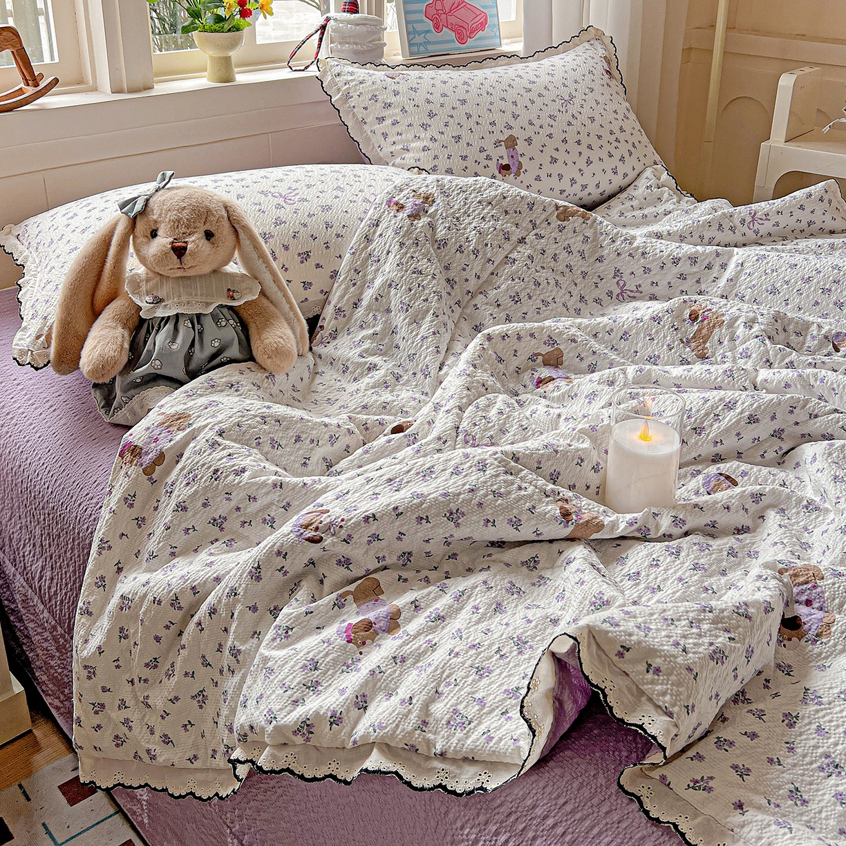 91家纺网 家纺一手货源 找家纺 梵希雅 2026新款泡芙纱纯棉蕾丝花边夏被四件套 片刻小狗