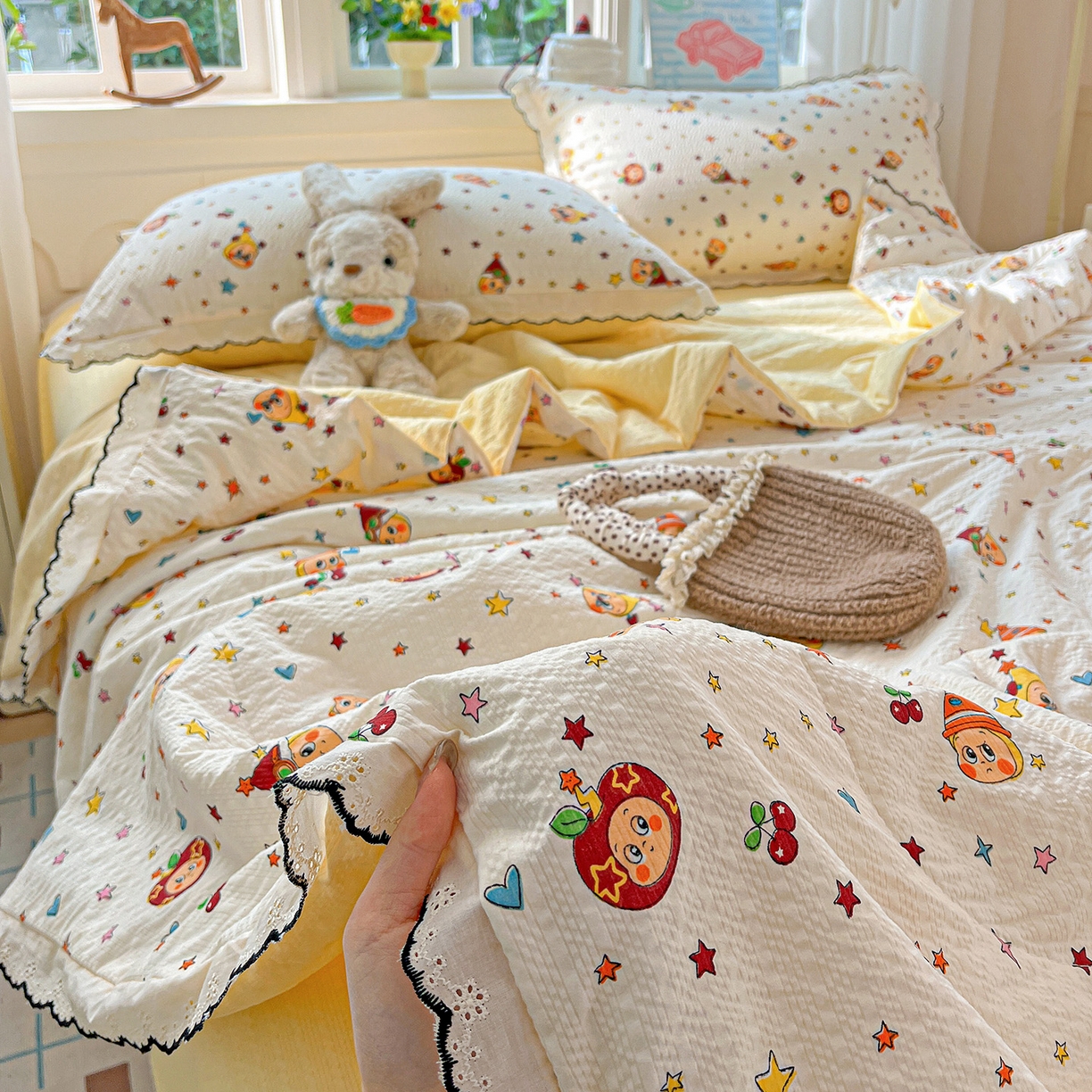 91家纺网 家纺一手货源 找家纺 梵希雅 2026新款泡芙纱纯棉蕾丝花边夏被四件套 星星人