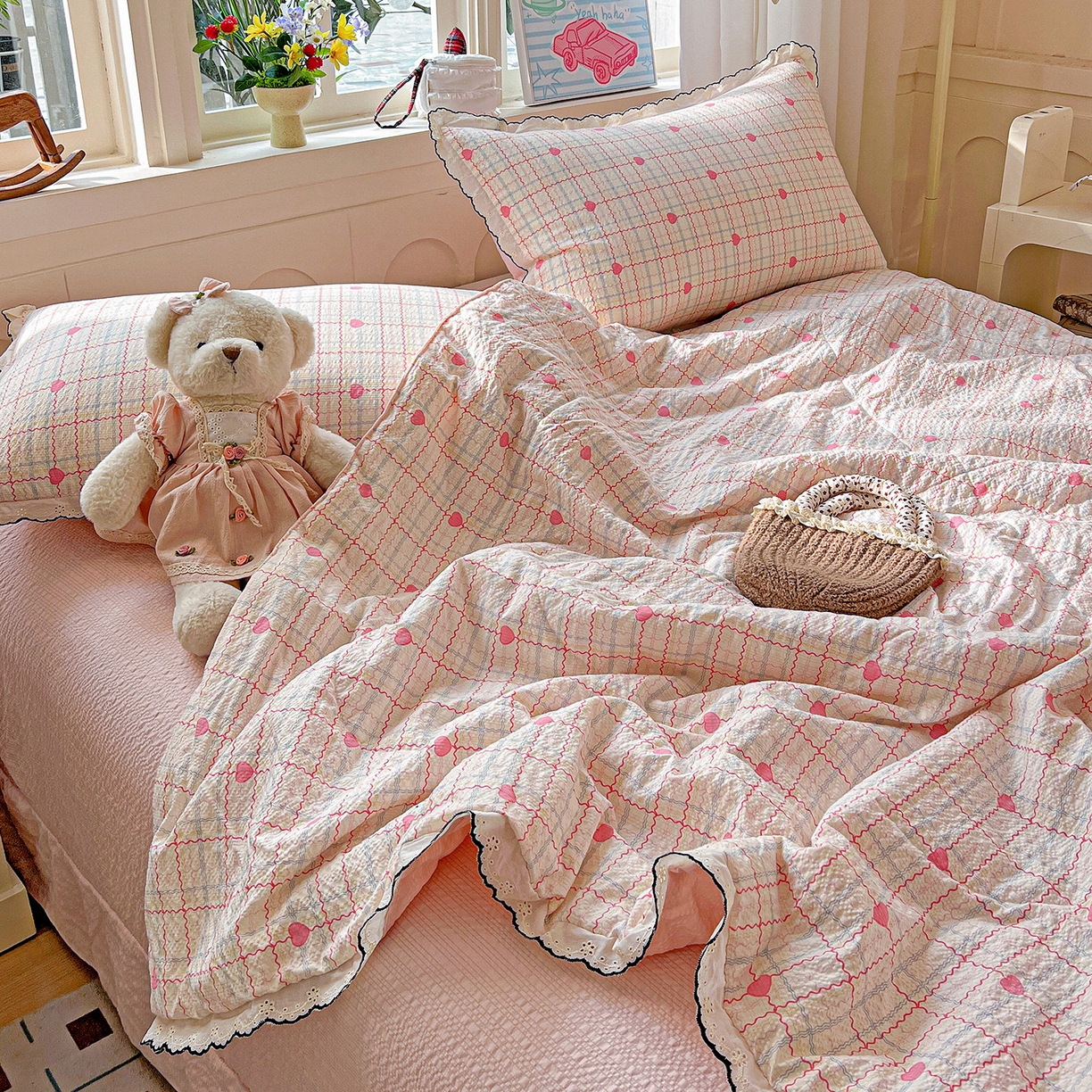 91家纺网 家纺一手货源 找家纺 梵希雅 2026新款泡芙纱纯棉蕾丝花边夏被四件套 格格心