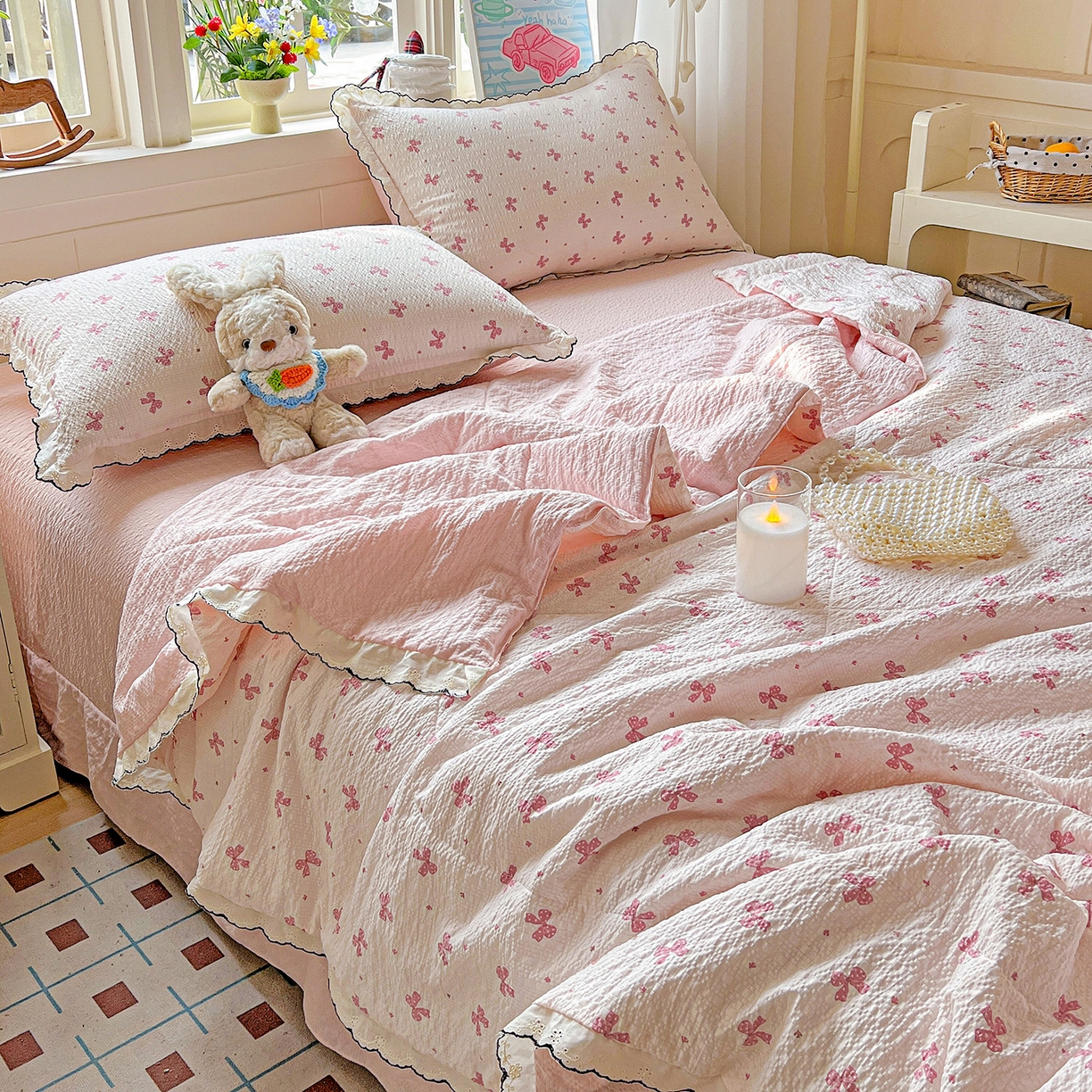 91家纺网 家纺一手货源 找家纺 梵希雅 2026新款泡芙纱纯棉蕾丝花边夏被四件套 若梦