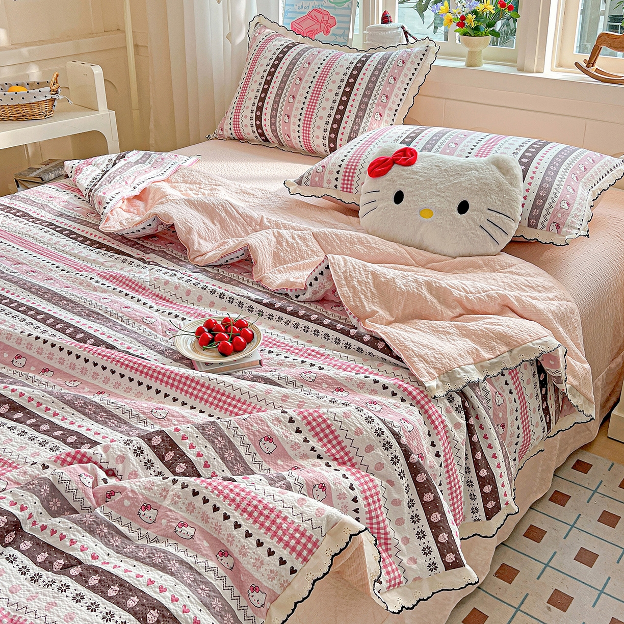 91家纺网 家纺一手货源 找家纺 梵希雅 2026新款泡芙纱纯棉蕾丝花边夏被四件套 猫咪集