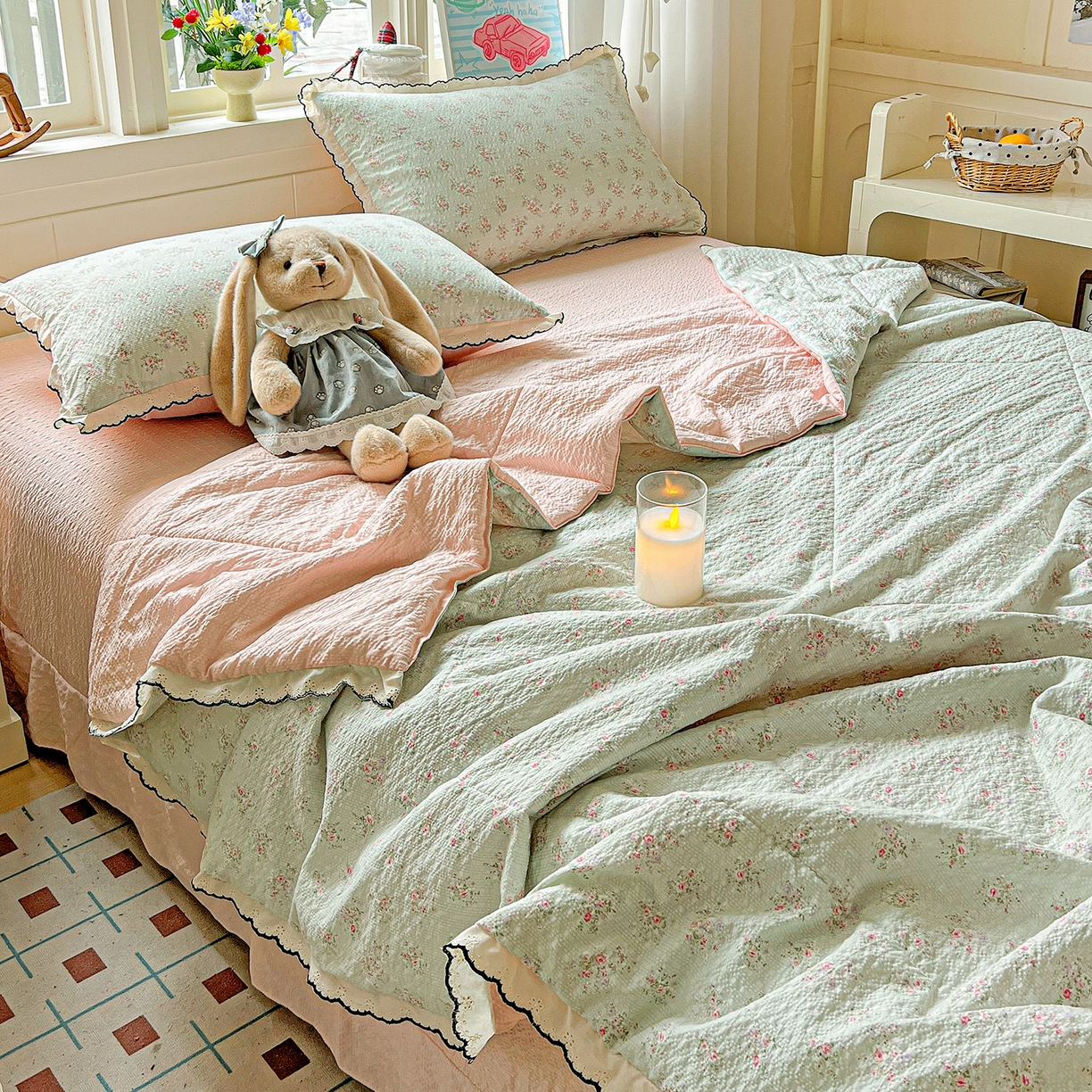 91家纺网 家纺一手货源 找家纺 梵希雅 2026新款泡芙纱纯棉蕾丝花边夏被四件套 花软雾