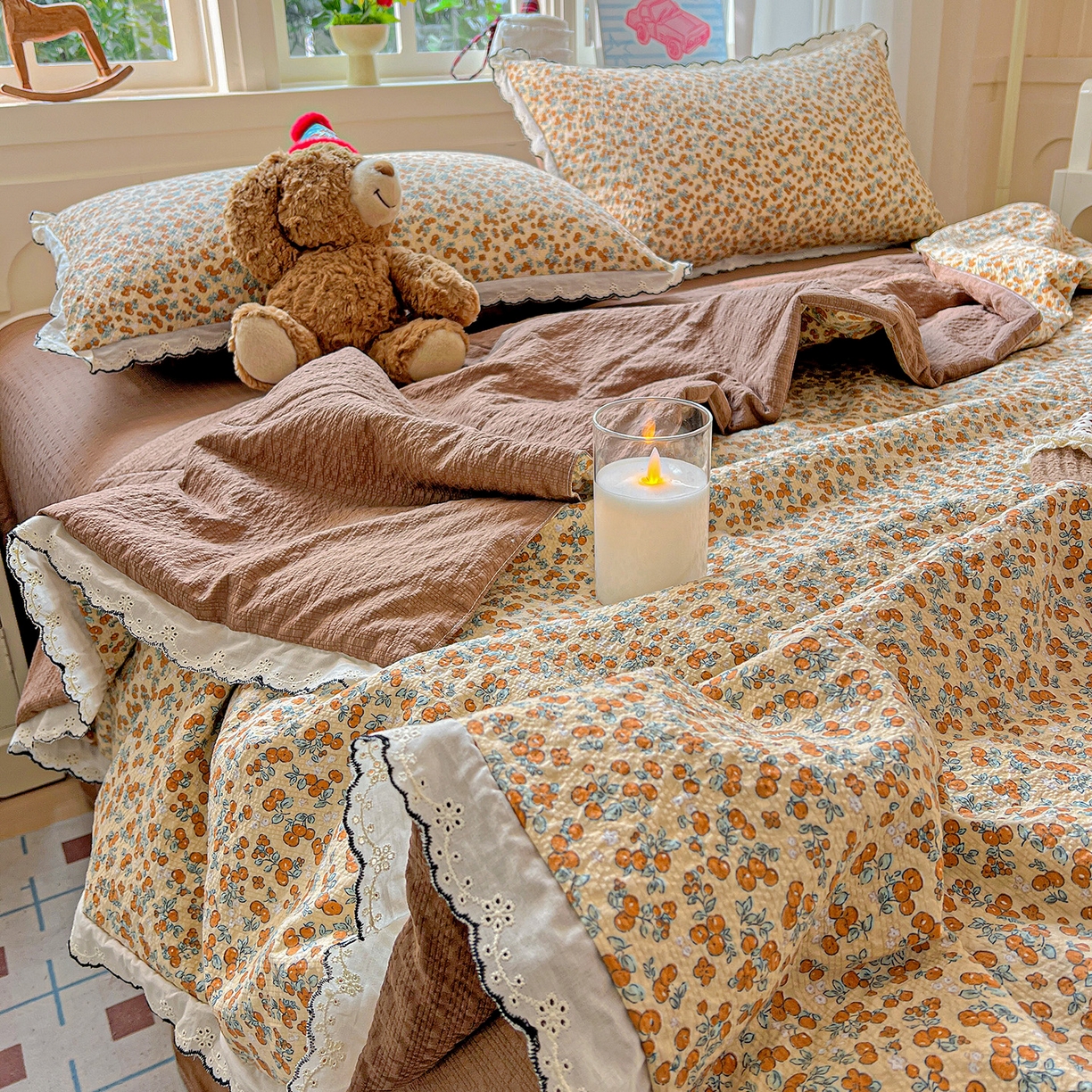 91家纺网 家纺一手货源 找家纺 梵希雅 2026新款泡芙纱纯棉蕾丝花边夏被四件套 暖橘枝