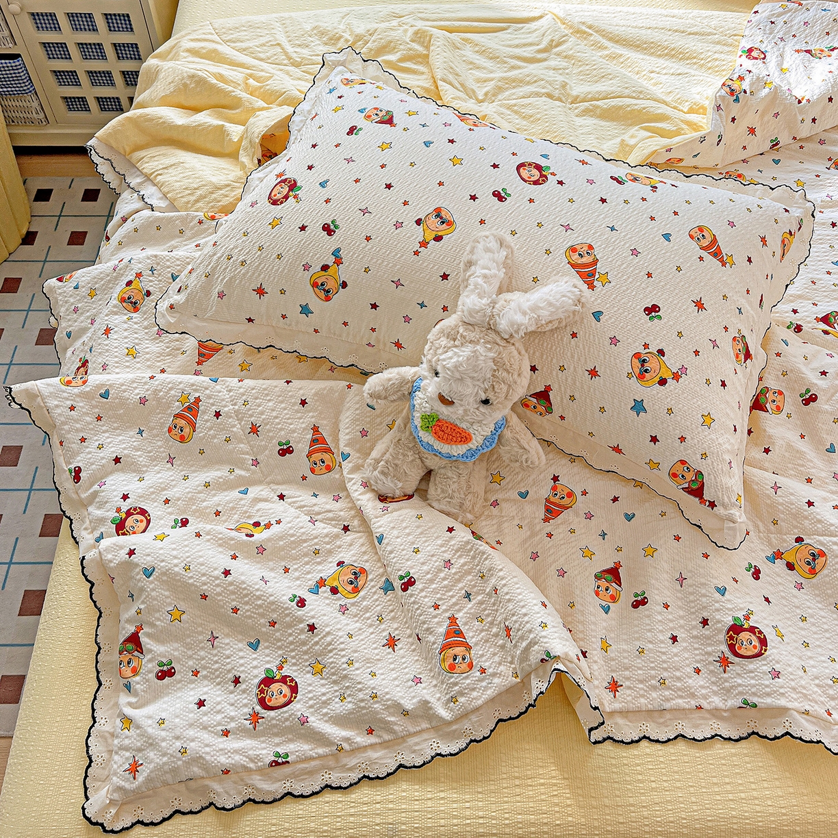 91家纺网 家纺一手货源 找家纺 梵希雅 2026新款泡芙纱纯棉蕾丝花边夏被四件套 星星人