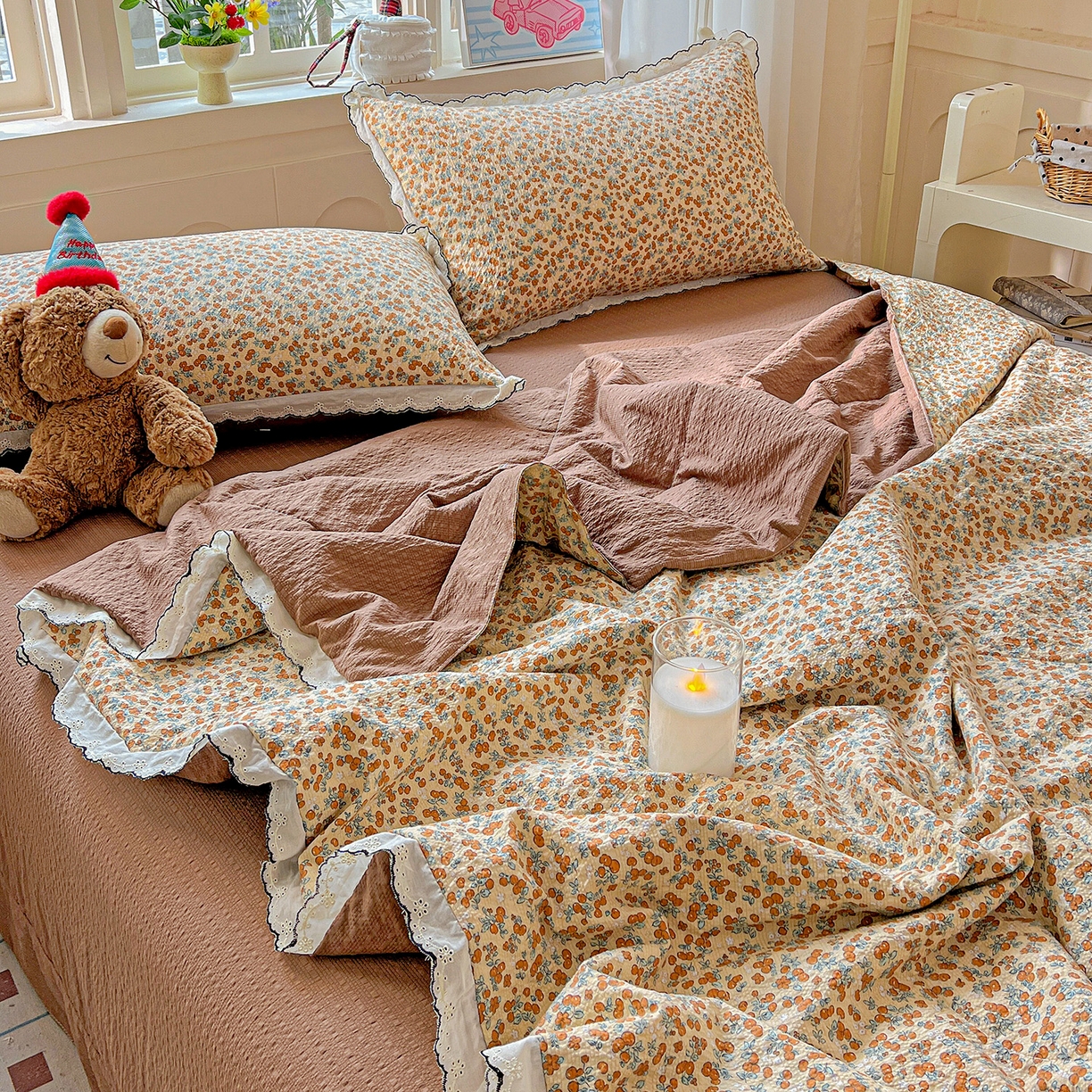 91家纺网 家纺一手货源 找家纺 梵希雅 2026新款泡芙纱纯棉蕾丝花边夏被四件套 暖橘枝