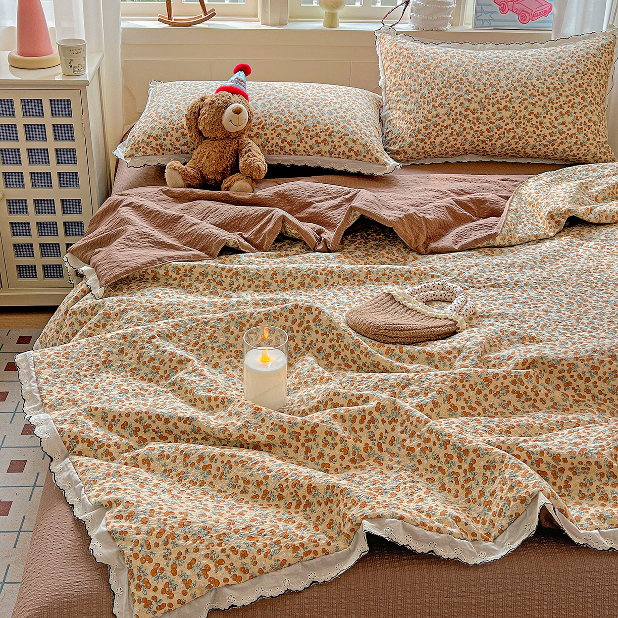 91家纺网 家纺一手货源 找家纺 梵希雅 2026新款泡芙纱纯棉蕾丝花边夏被四件套 暖橘枝