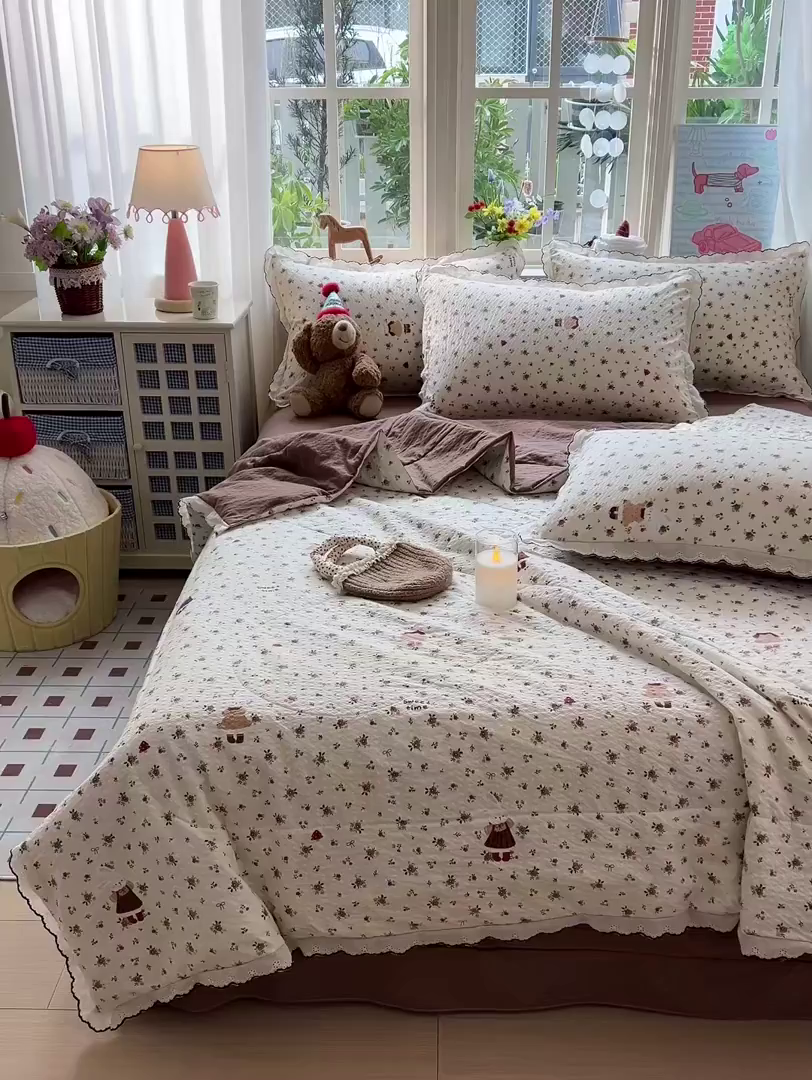 91家纺网 家纺一手货源 找家纺 梵希雅 2026新款泡芙纱纯棉蕾丝花边夏被四件套 田园免