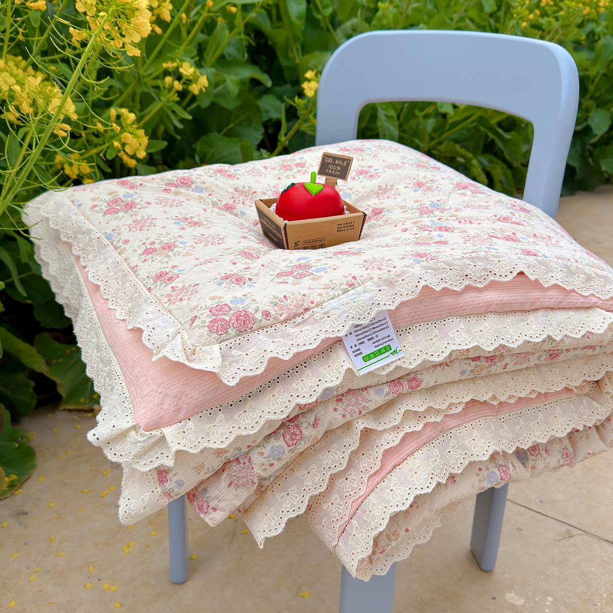 91家纺网 家纺一手货源 找家纺 弗苓家纺 2026新款高克重泡芙棉花边款夏被夏凉被空调被四件套小红书推荐-风格二 日光漫游