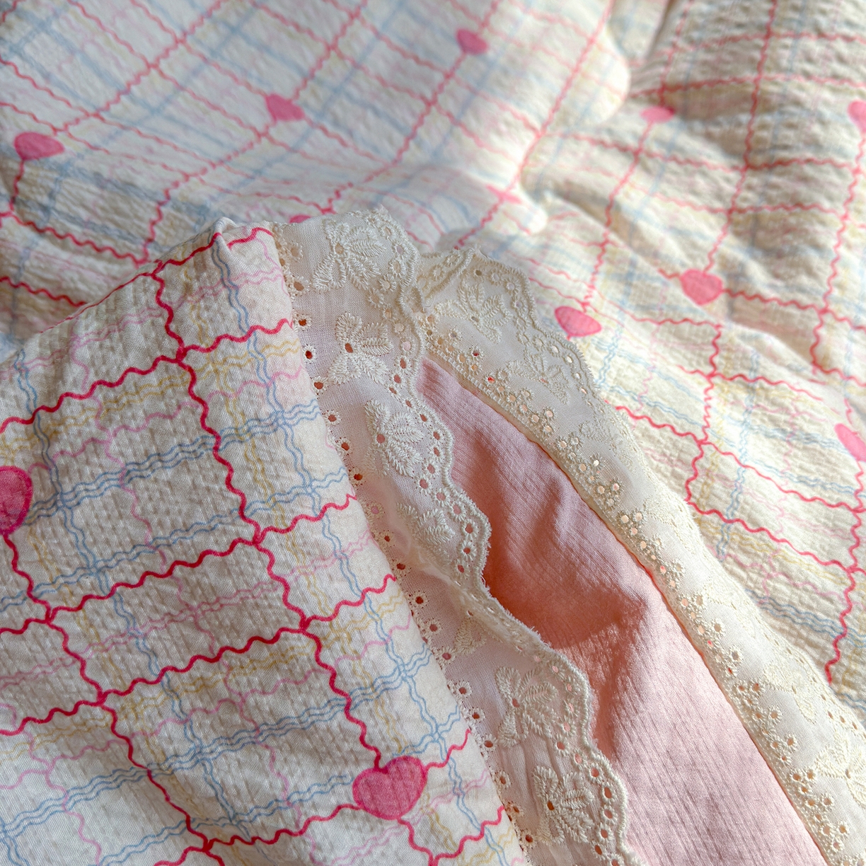 91家纺网 家纺一手货源 找家纺 弗苓家纺 2026新款高克重泡芙棉花边款夏被夏凉被空调被四件套小红书推荐-风格二 格格星