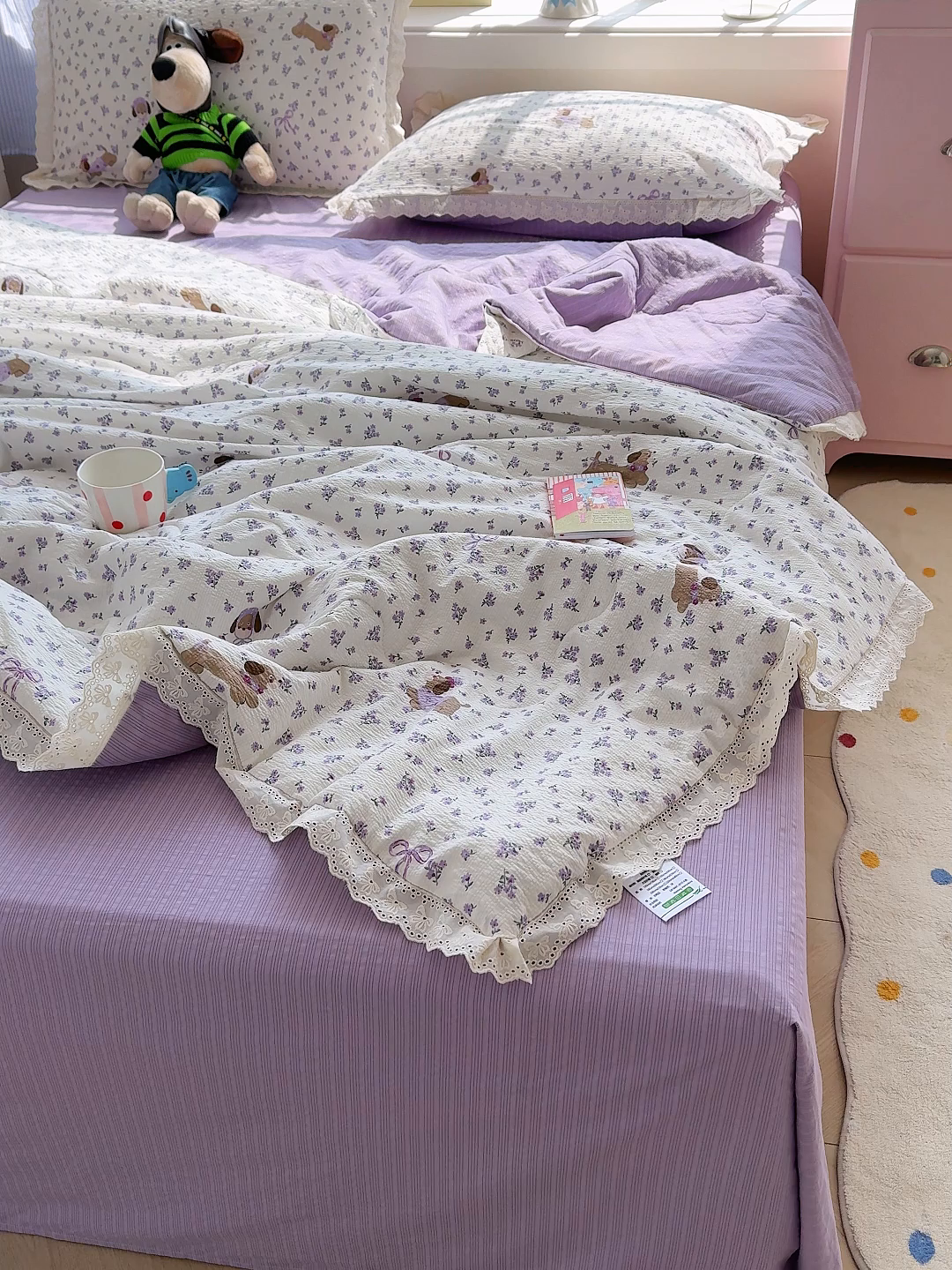 91家纺网 家纺一手货源 找家纺 弗苓家纺 2026新款高克重泡芙棉花边款夏被夏凉被空调被四件套小红书推荐-风格二 片刻小狗