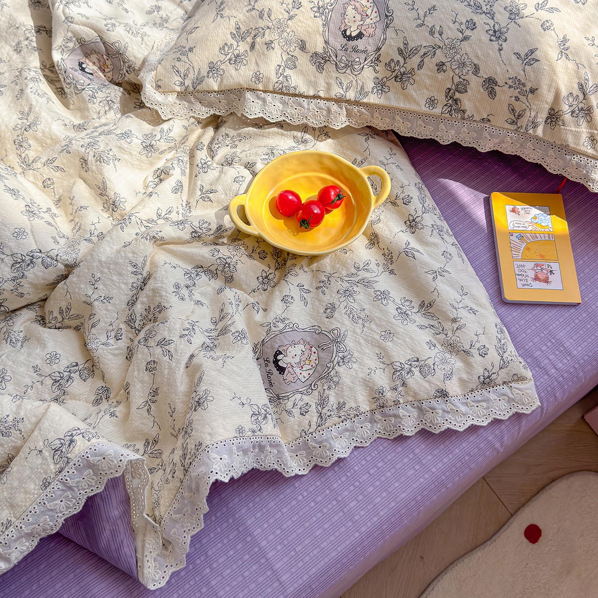 91家纺网 家纺一手货源 找家纺 弗苓家纺 2026新款高克重泡芙棉花边款夏被夏凉被空调被四件套小红书推荐-风格二 花筐少女