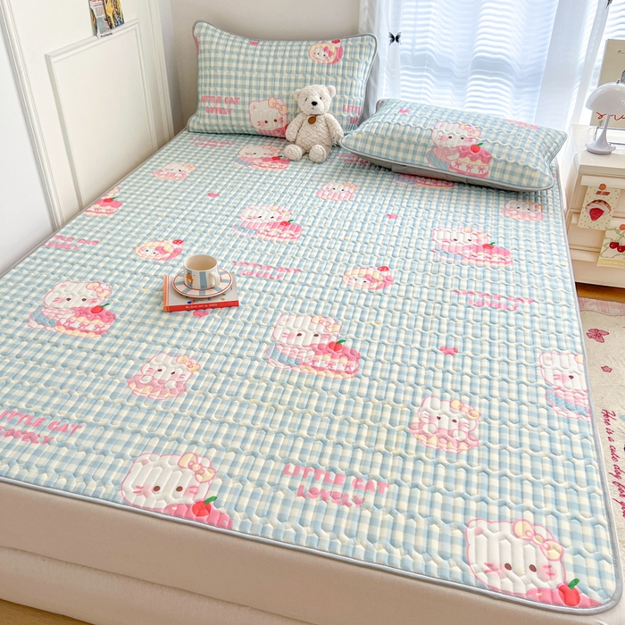 91家纺网 家纺一手货源 找家纺 柒月家居 2026新款凉感丝小清新乳胶凉席夏被四件套系列 蓝格甜猫