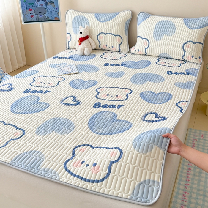 91家纺网 家纺一手货源 找家纺 柒月家居 2026新款凉感丝小清新乳胶凉席夏被四件套系列 爱心小熊