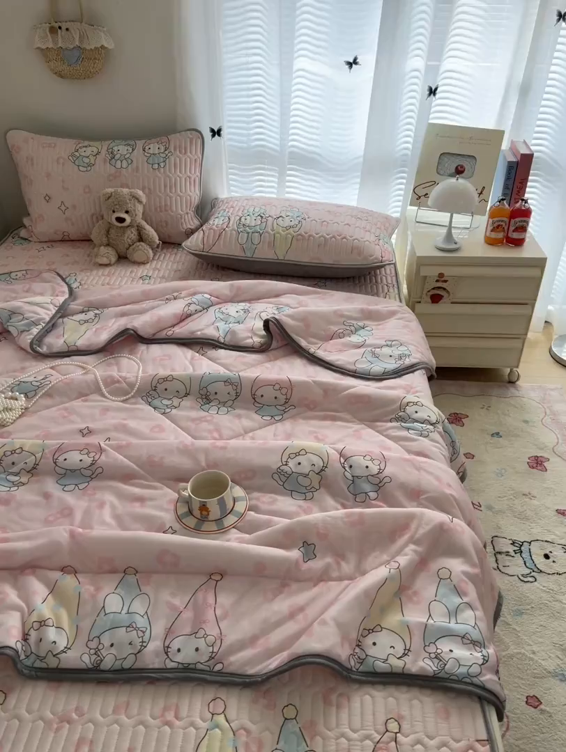 91家纺网 家纺一手货源 找家纺 柒月家居 2026新款凉感丝小清新乳胶凉席夏被四件套系列 豹纹精灵