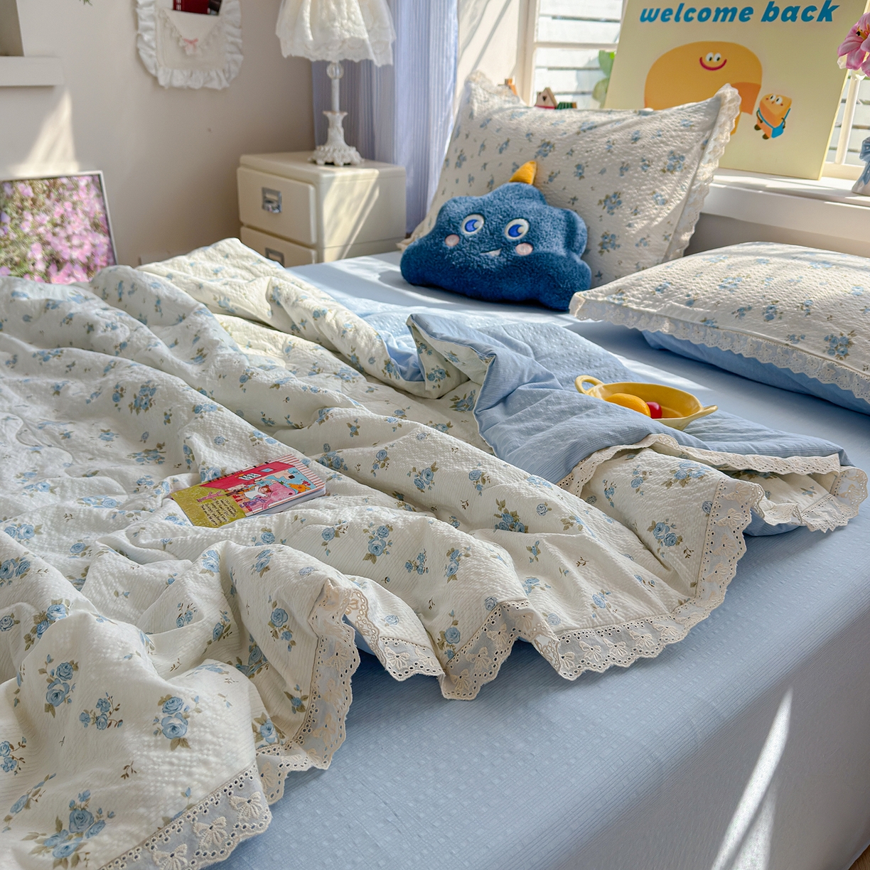 91家纺网 家纺一手货源 找家纺 弗苓家纺 2026新款高克重泡芙棉花边款夏被夏凉被空调被四件套小红书推荐-风格二 蓝雪草