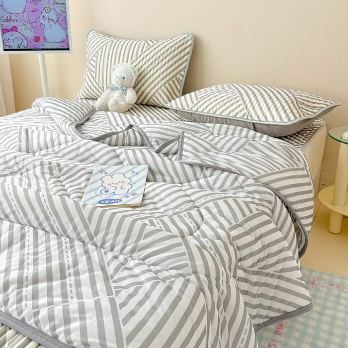 91家纺网 家纺一手货源 找家纺 柒月家居 2026新款凉感丝小清新乳胶凉席夏被四件套系列 格调