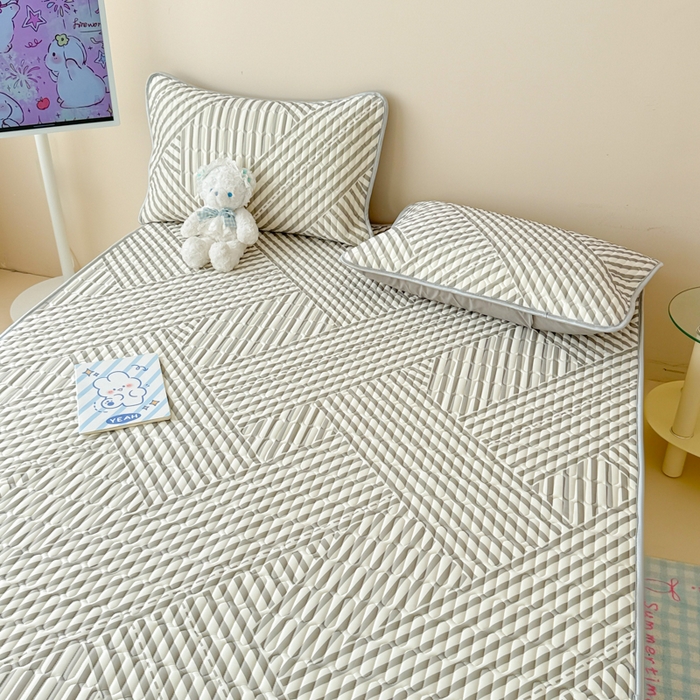 91家纺网 家纺一手货源 找家纺 柒月家居 2026新款凉感丝小清新乳胶凉席夏被四件套系列 格调