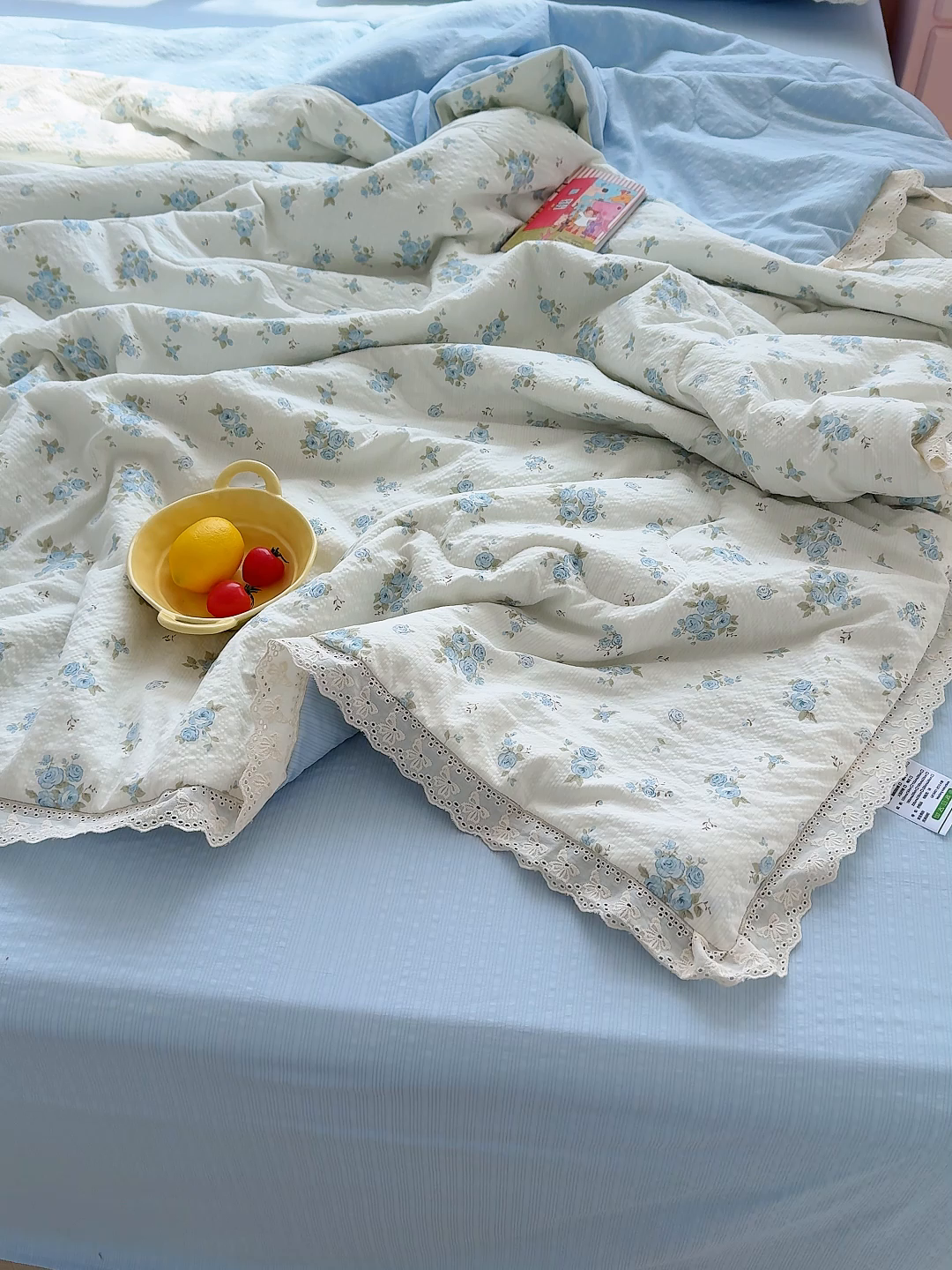 91家纺网 家纺一手货源 找家纺 弗苓家纺 2026新款高克重泡芙棉花边款夏被夏凉被空调被四件套小红书推荐-风格二 蓝雪草