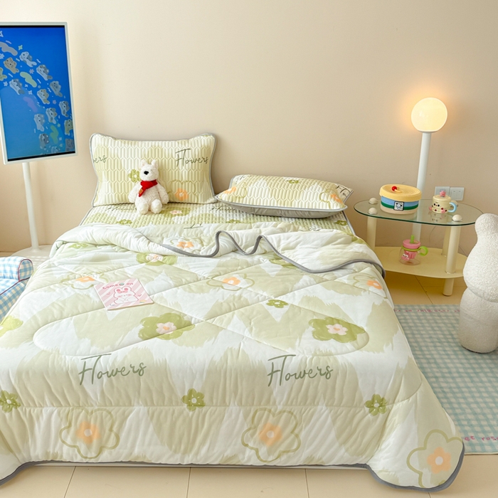 91家纺网 家纺一手货源 找家纺 柒月家居 2026新款凉感丝小清新乳胶凉席夏被四件套系列 花季