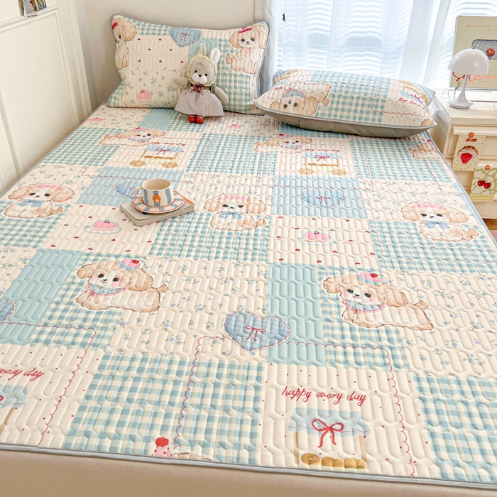 91家纺网 家纺一手货源 找家纺 柒月家居 2026新款凉感丝小清新乳胶凉席夏被四件套系列 蓝块汪仔