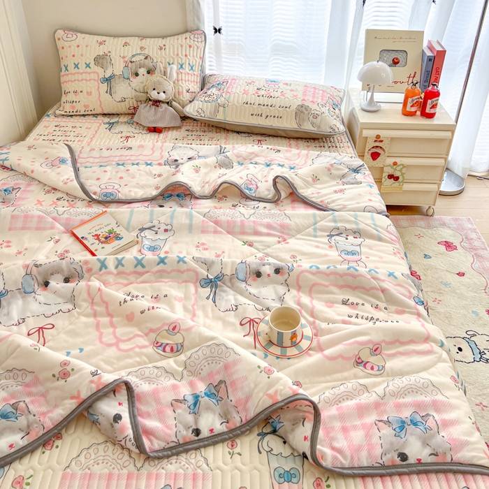 91家纺网 家纺一手货源 找家纺 柒月家居 2026新款凉感丝小清新乳胶凉席夏被四件套系列 奶盖猫咪